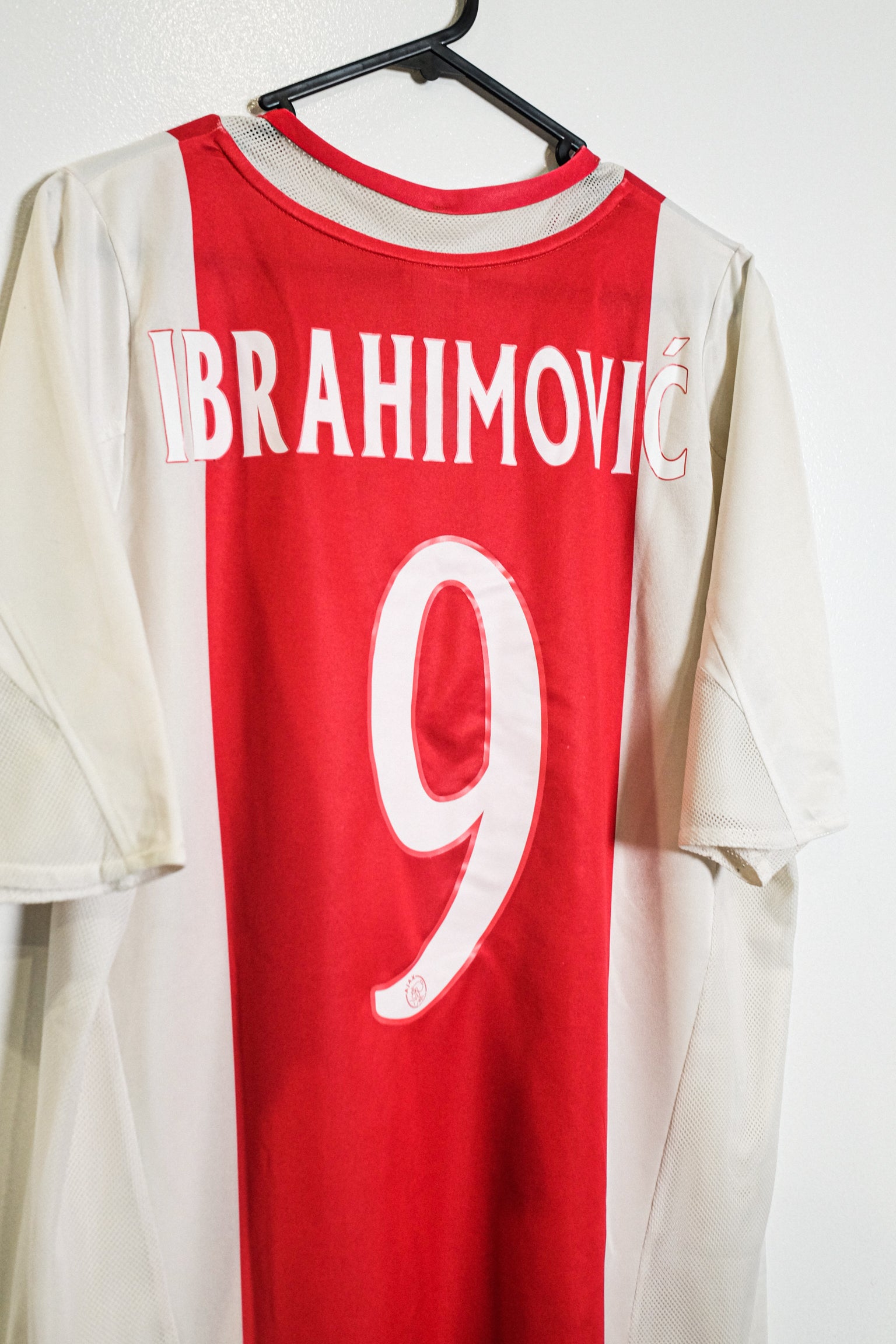 Authentic Ajax Amsterdam 2001/02 Home Jersey - Ibrahimovic #9