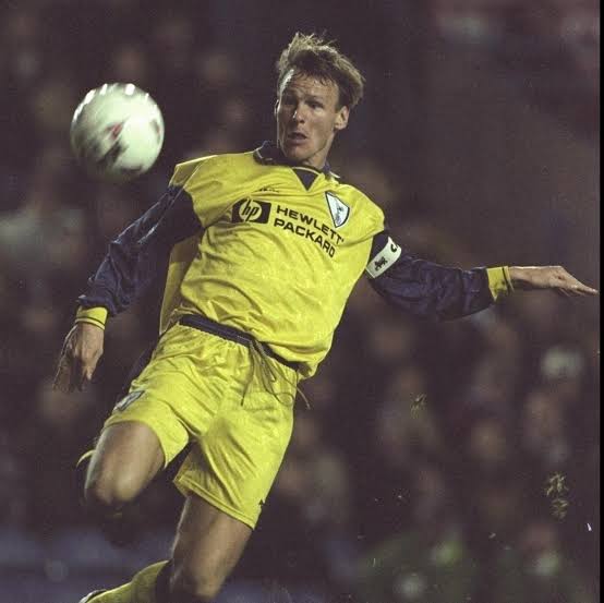 Authentic Tottenham Hotspur 1995/96 Third - Sheringham #10 Size L