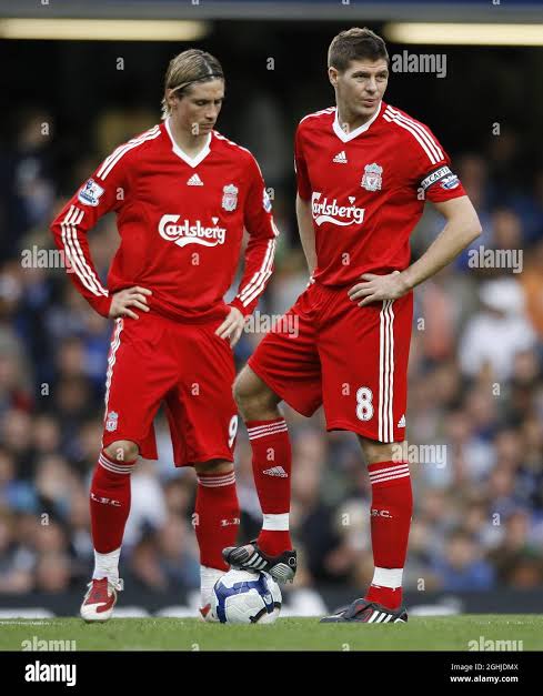 Authentic Liverpool 2008/09 Home - Gerrard #8 Size L (Long Sleeve)