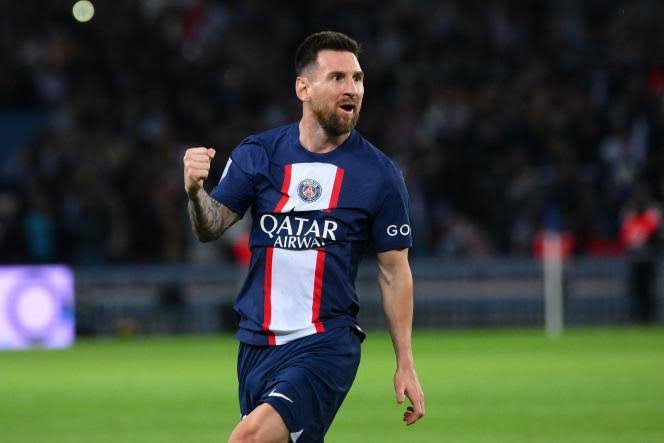 Authentic Paris Saint-Germain 2022/23 Home - Messi #30 Size XL (Bnwt)