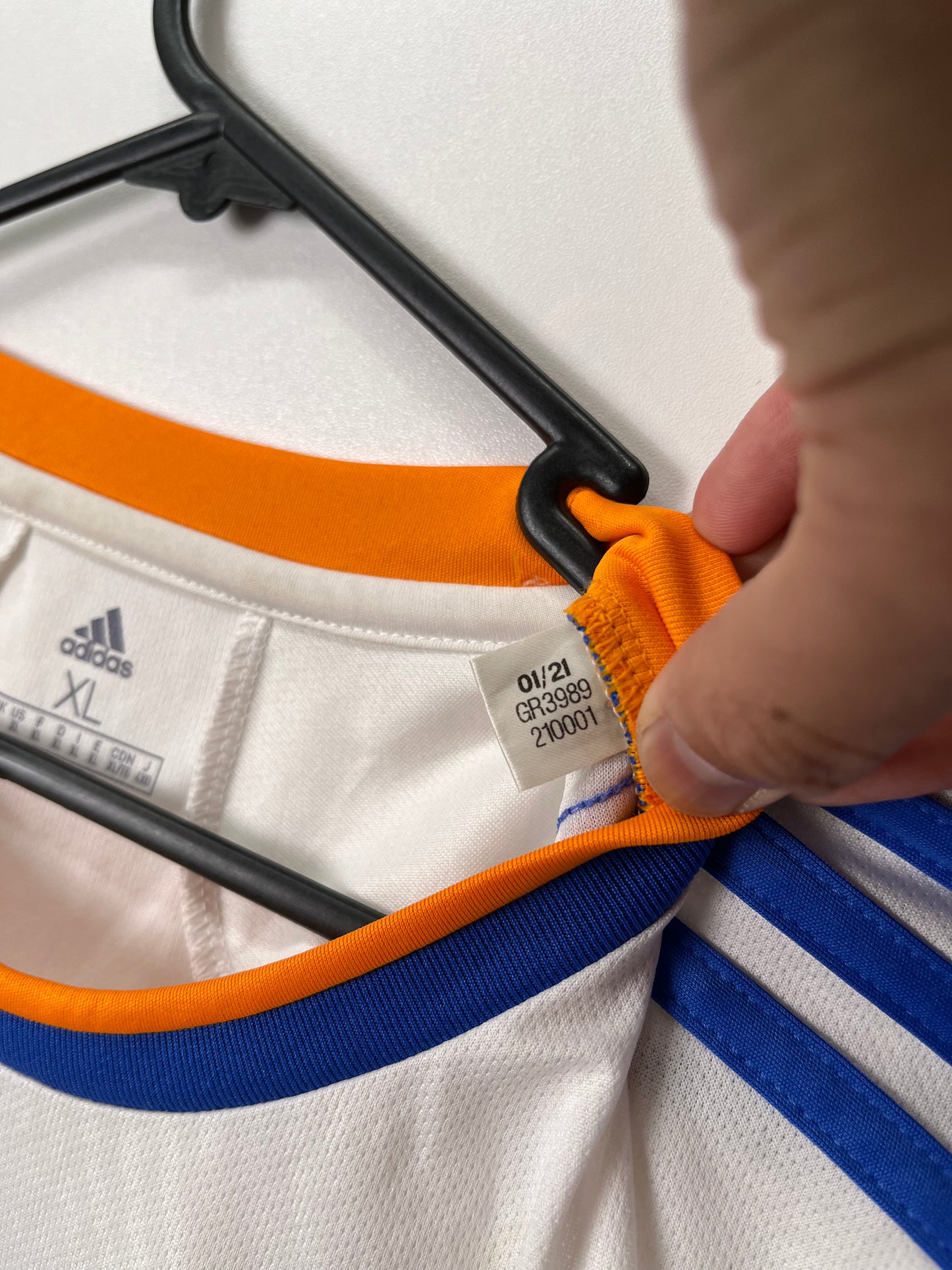 Original Real Madrid 2021/22 Home - Karim Benzema #9 Size XL (Long Sleeve)