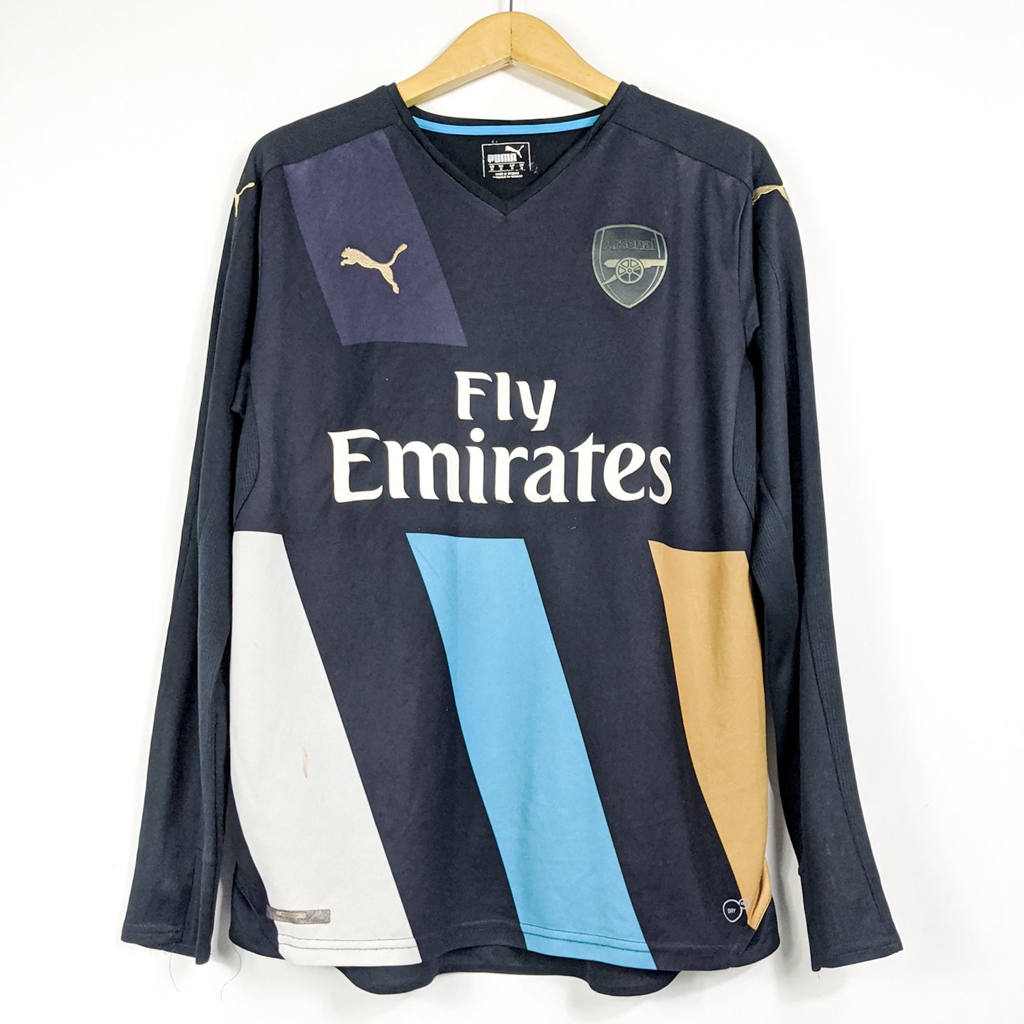 Original Arsenal 2015/16 Third - Mesut Ozil #11 Size M (Long Sleeve)