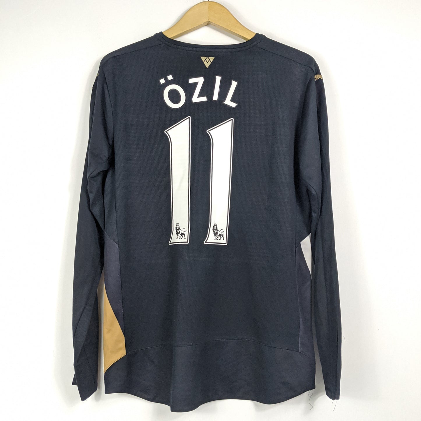 Original Arsenal 2015/16 Third - Mesut Ozil #11 Size M (Long Sleeve)