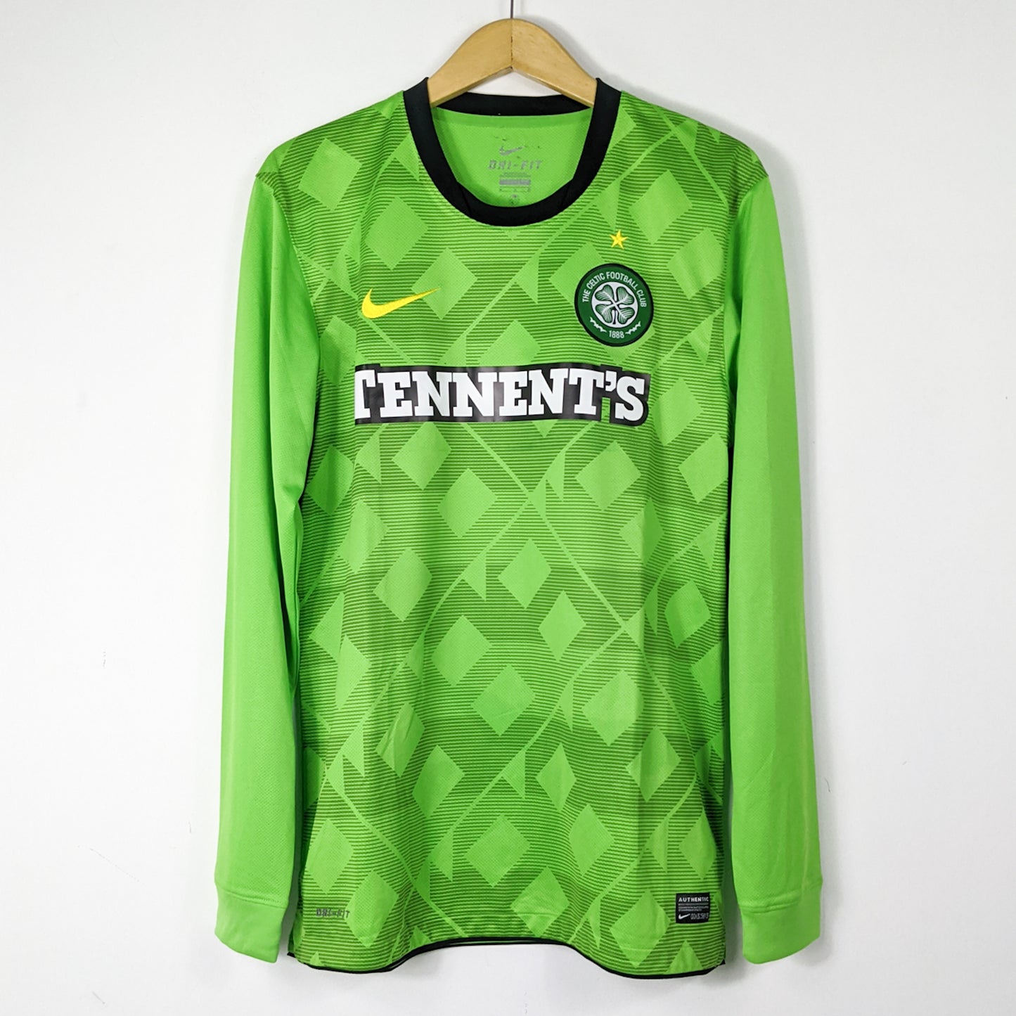 Authentic Celtic 2010/11 Away - Ljungberg #7 Size M (Bnwt) (Long Sleeve)