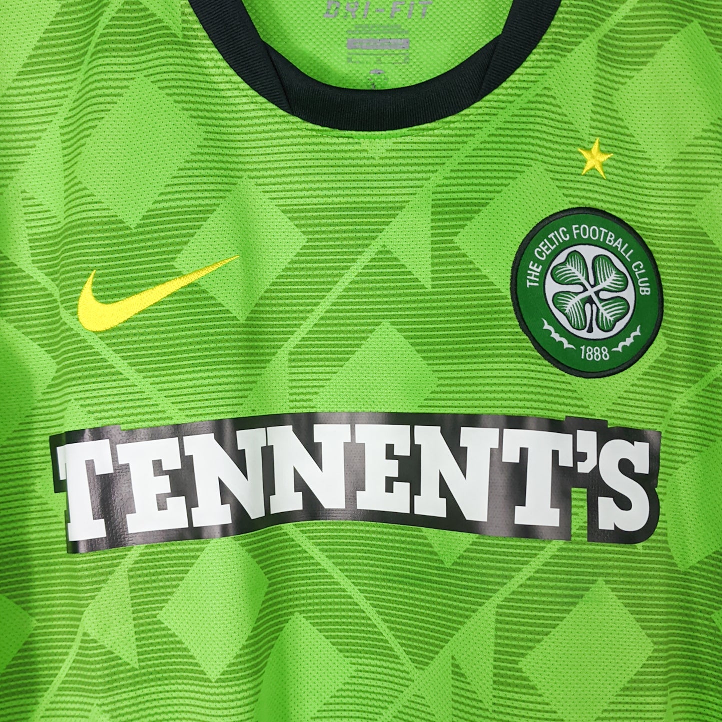 Authentic Celtic 2010/11 Away - Ljungberg #7 Size M (Bnwt) (Long Sleeve)