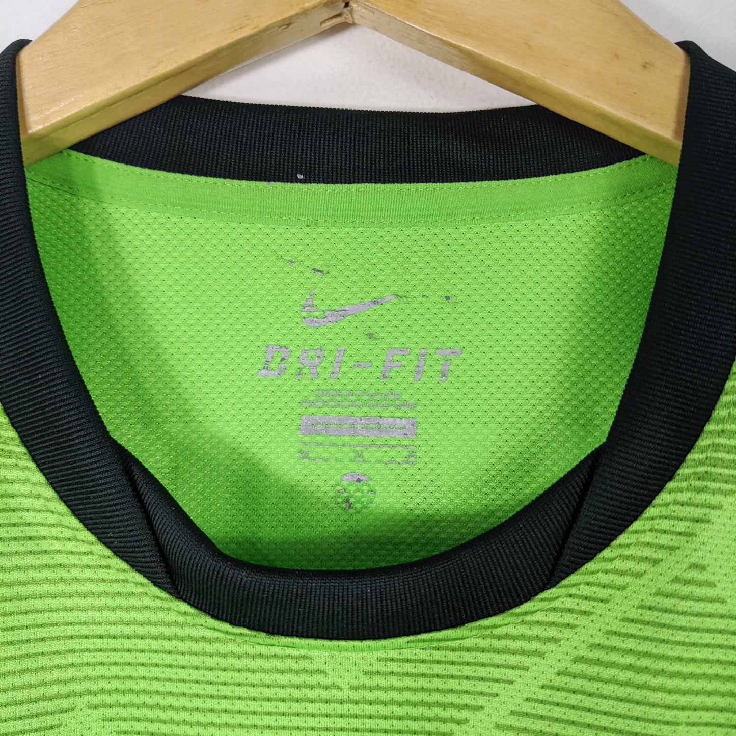 Authentic Celtic 2010/11 Away - Ljungberg #7 Size M (Bnwt) (Long Sleeve)
