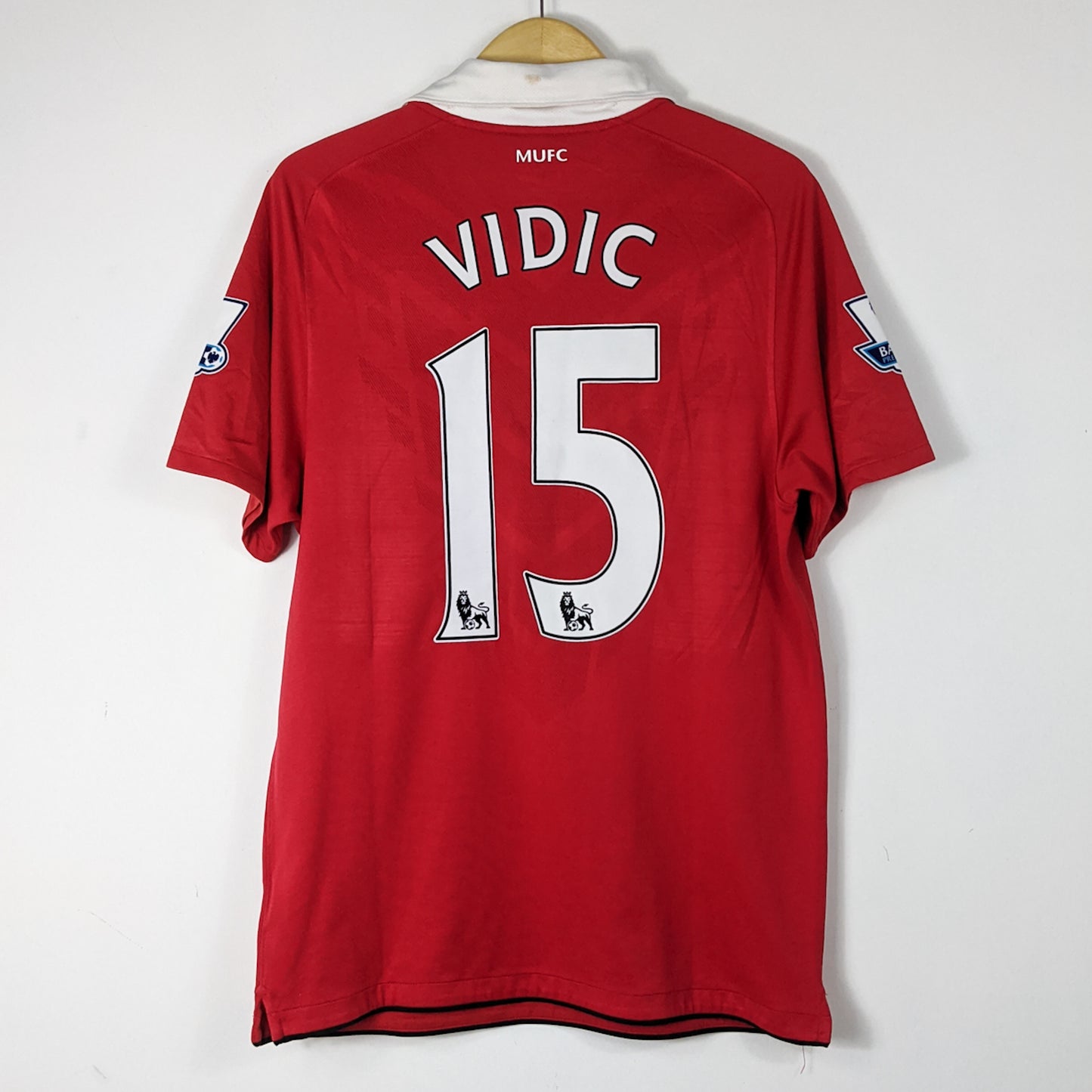 Authentic Manchester United 2010/11 Home - Vidic #15 Size M