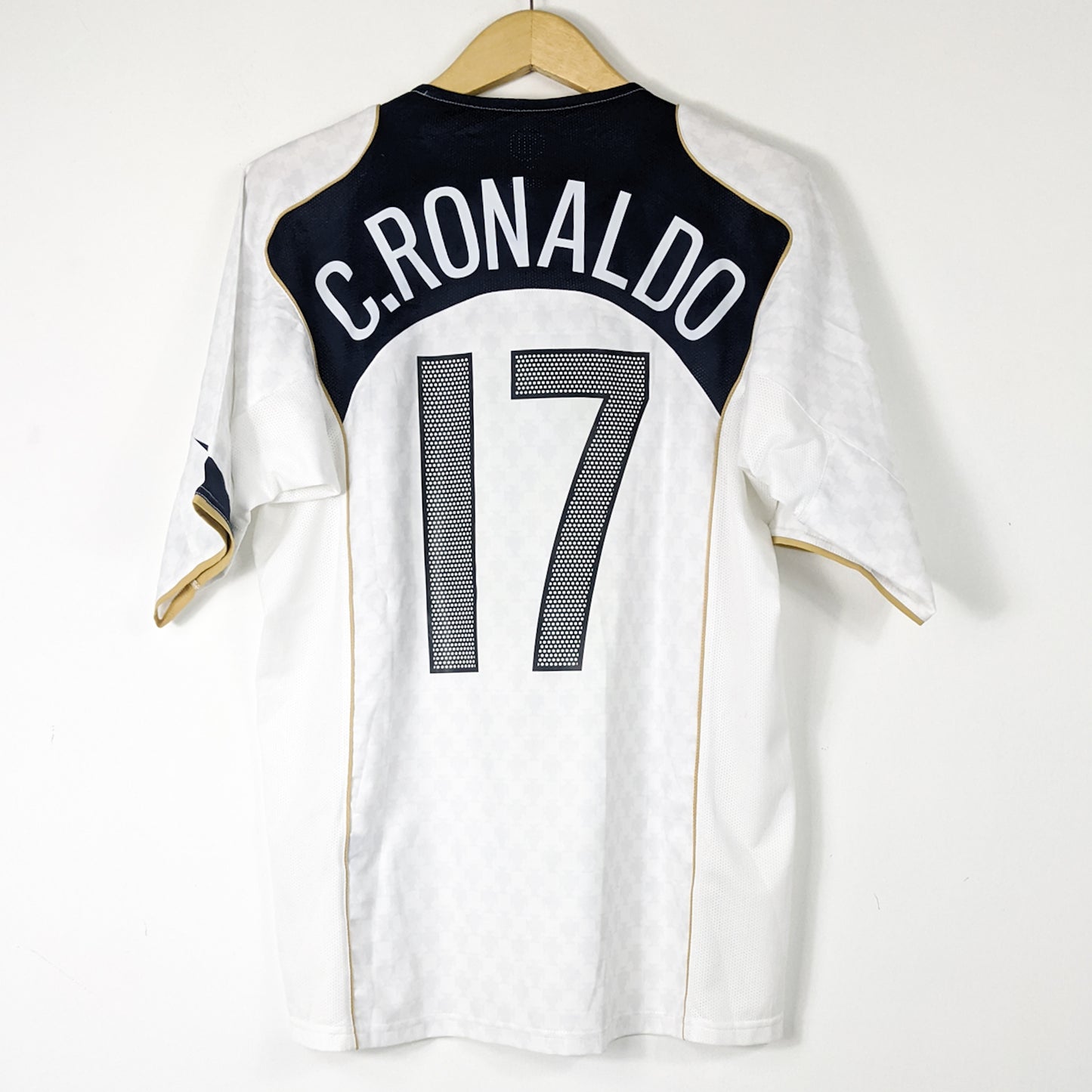 Authentic Portugal 2004/05 Away - Ronaldo #17 Size M