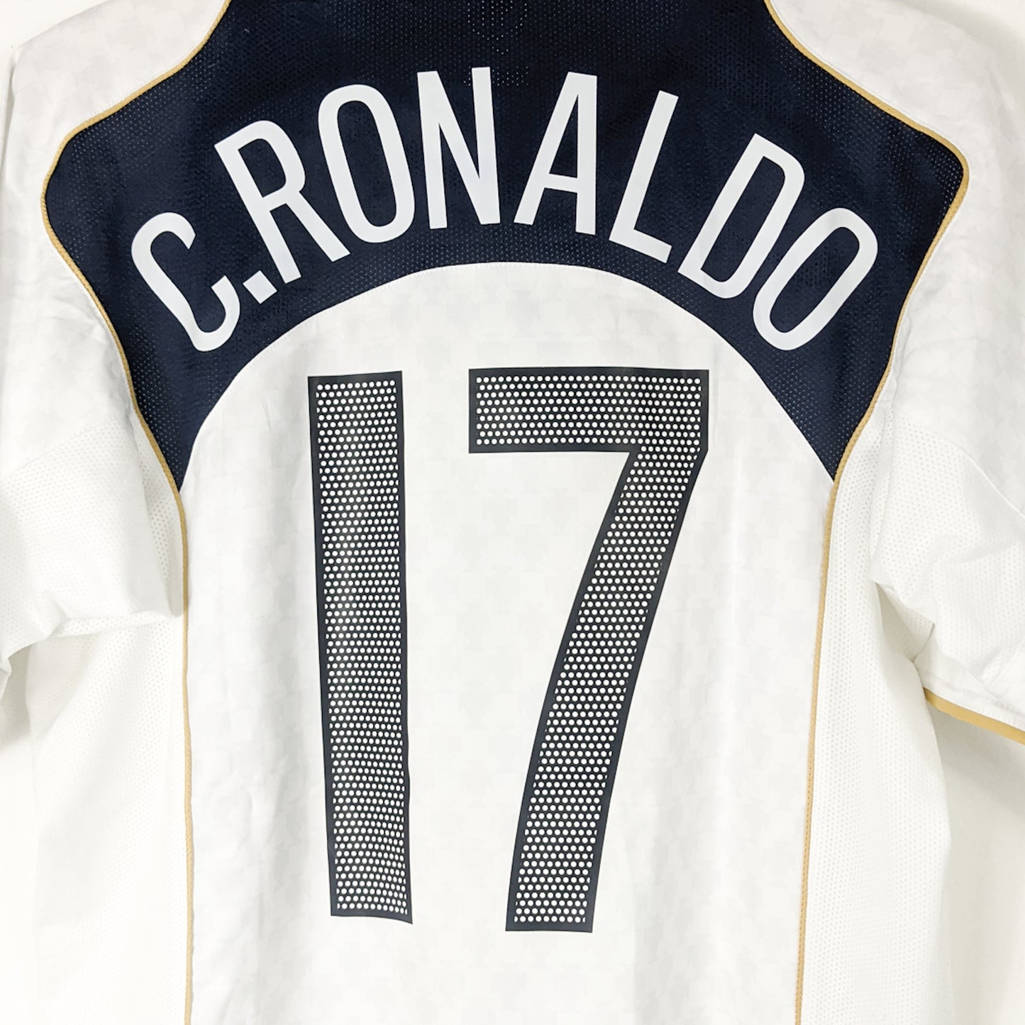 Authentic Portugal 2004/05 Away - Ronaldo #17 Size M