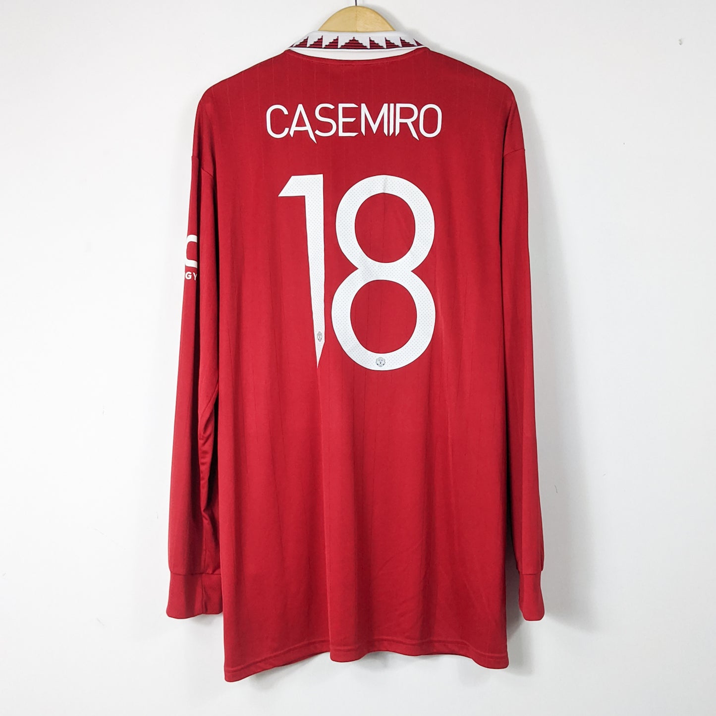 Authentic Manchester United 2022/23 Home - Casemiro #18 Size XL (Long Sleeve)