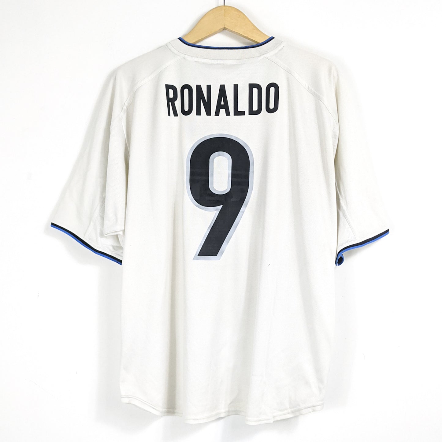 Authentic Inter 1999/00 Away - Ronaldo #9 Size XL