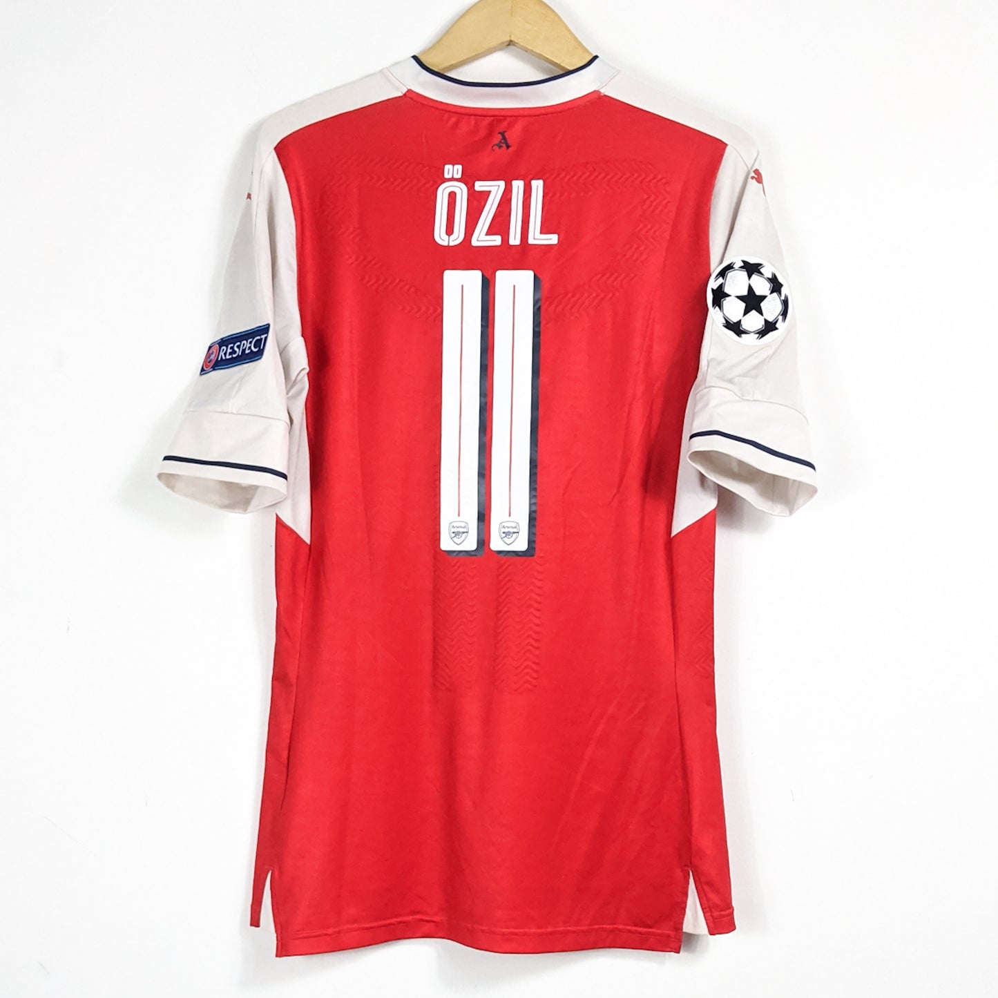 Authentic Arsenal 2016/17 Home - Ozil #11 Size L (Body fit)
