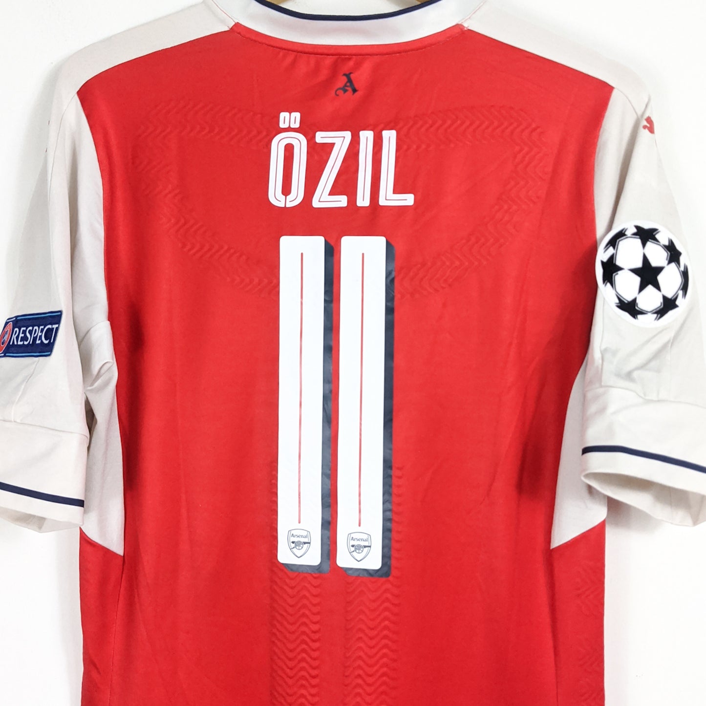 Authentic Arsenal 2016/17 Home - Ozil #11 Size L (Body fit)