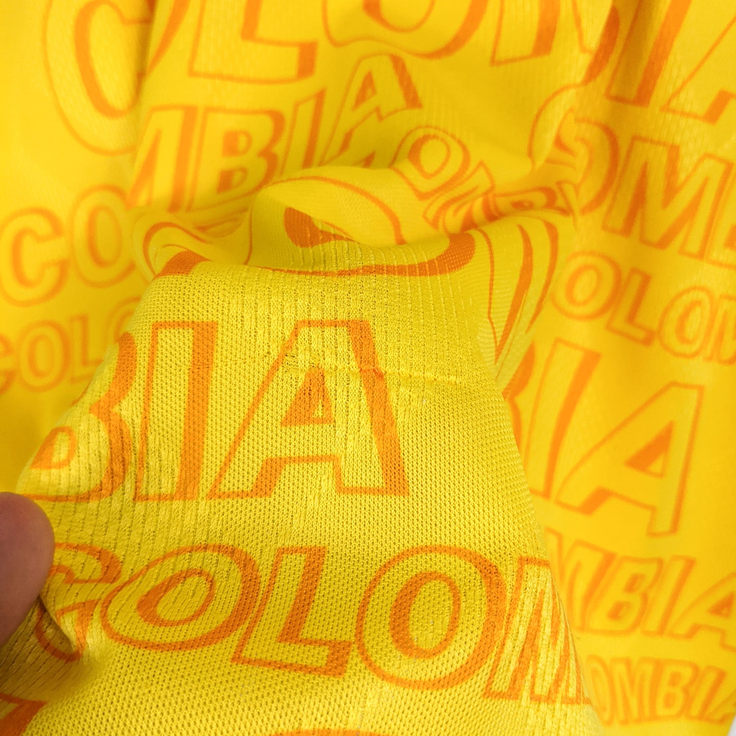 Authentic Colombia 1995/97 Home - Valderrama #10 Size M oversize fit XL