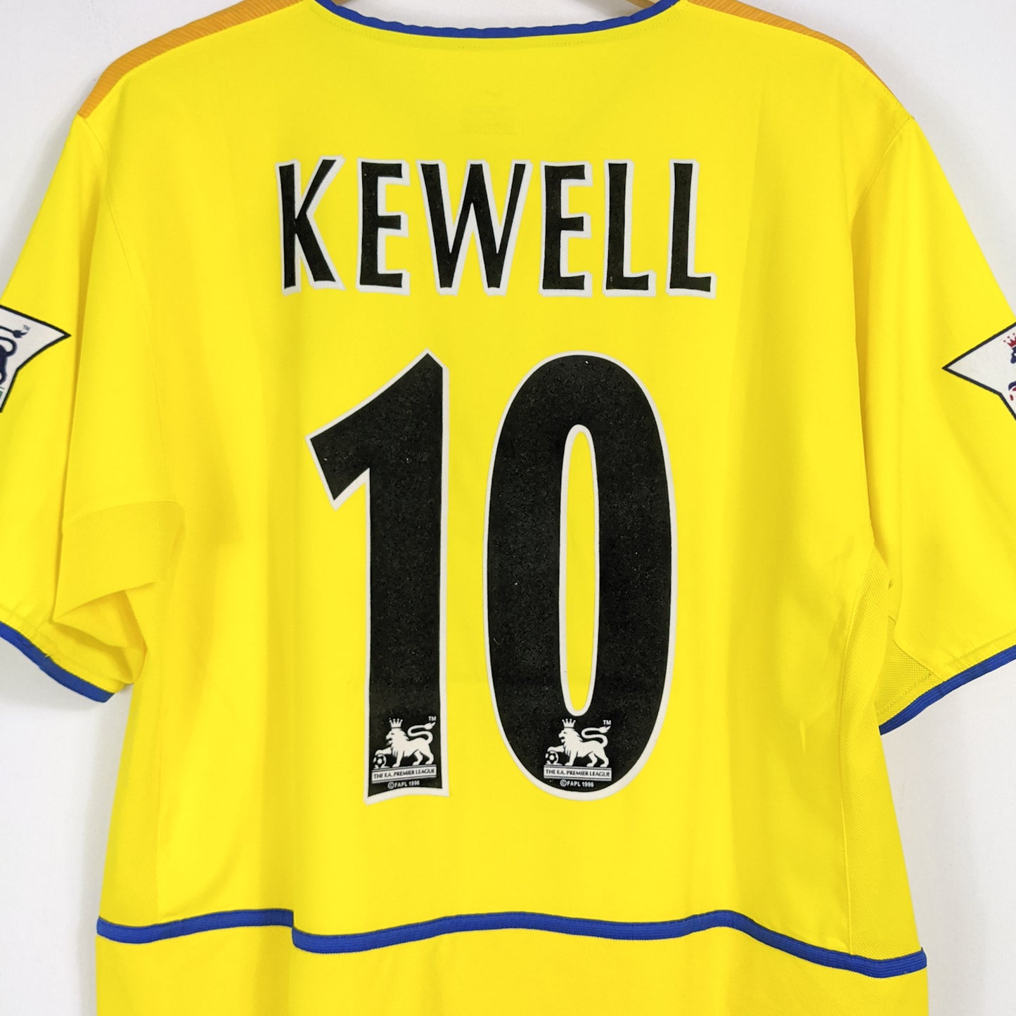 Authentic Leeds United 2002/03 Away - Kewell #10 Size L