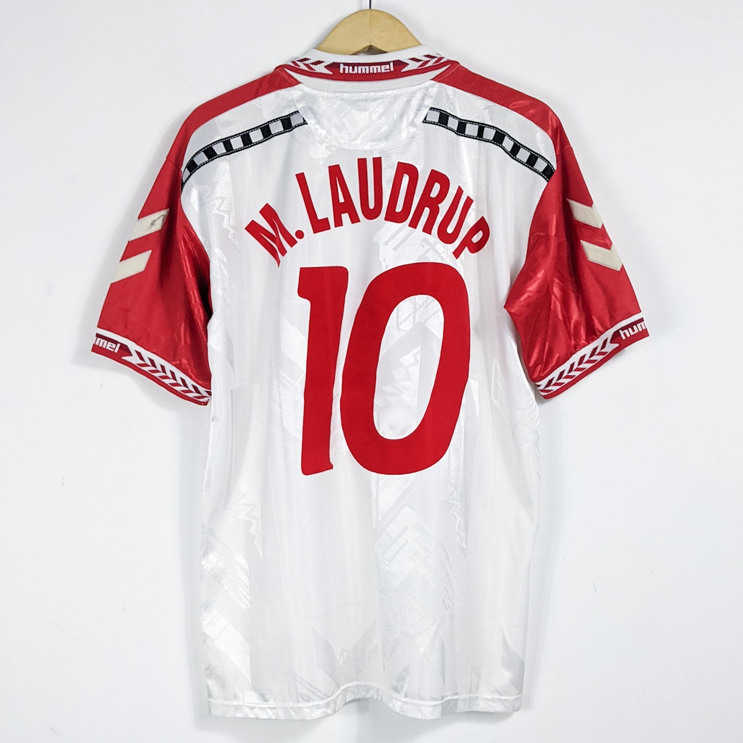 Authentic Denmark 1996 Away - M.Laudrup #10 Size XL