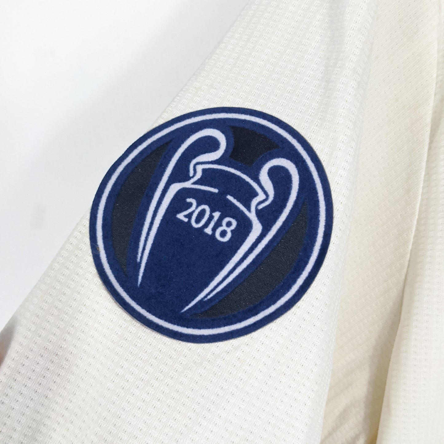 Authentic Real Madrid 2018/19 Home - Modric #10 Size XXL