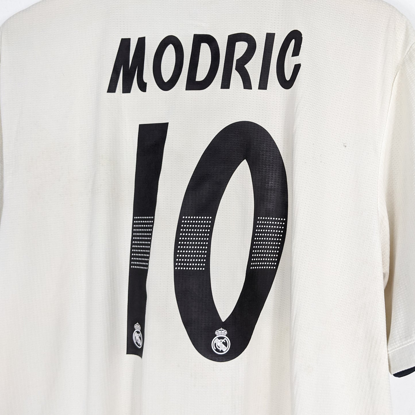 Authentic Real Madrid 2018/19 Home - Modric #10 Size XXL