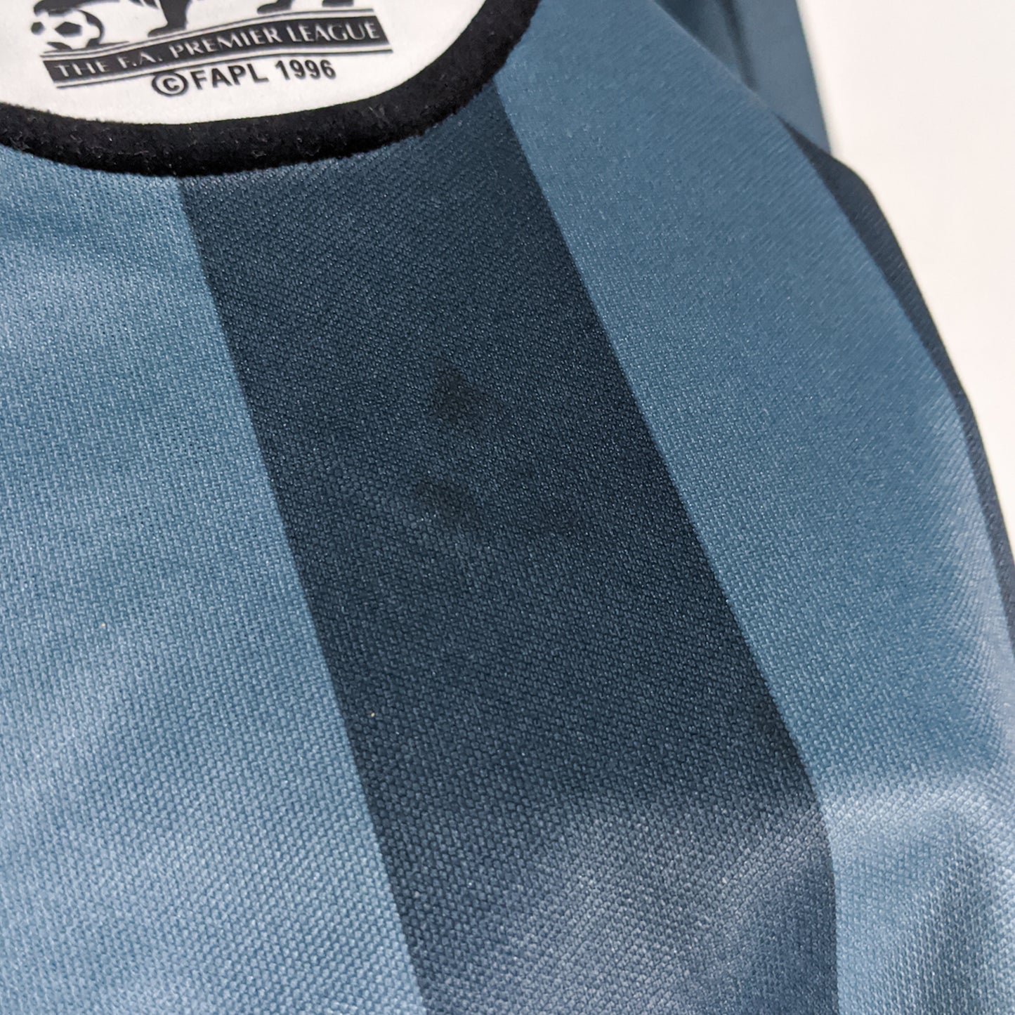 Authentic Newcastle 2005/06 Away - Shearer #9 Size L