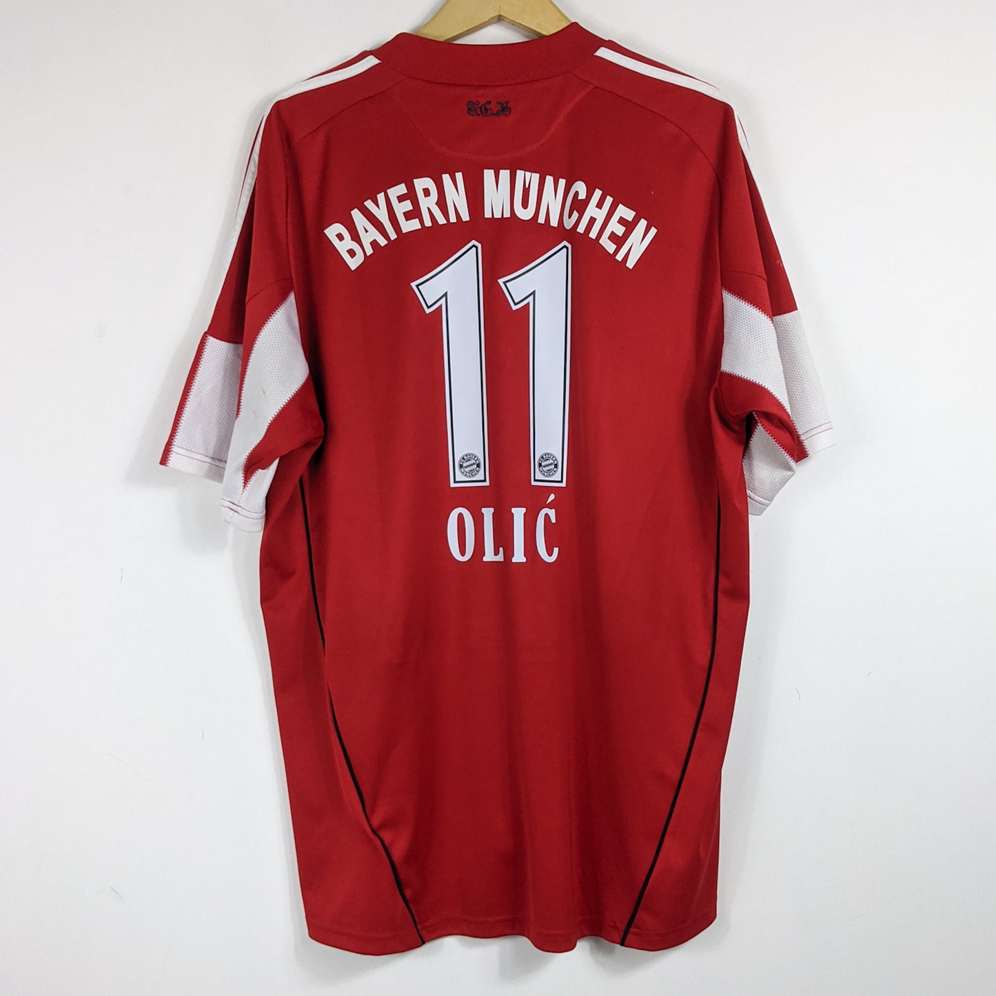 Authentic Bayern Munchen 2010/11 Home - Olic #11 Size XL