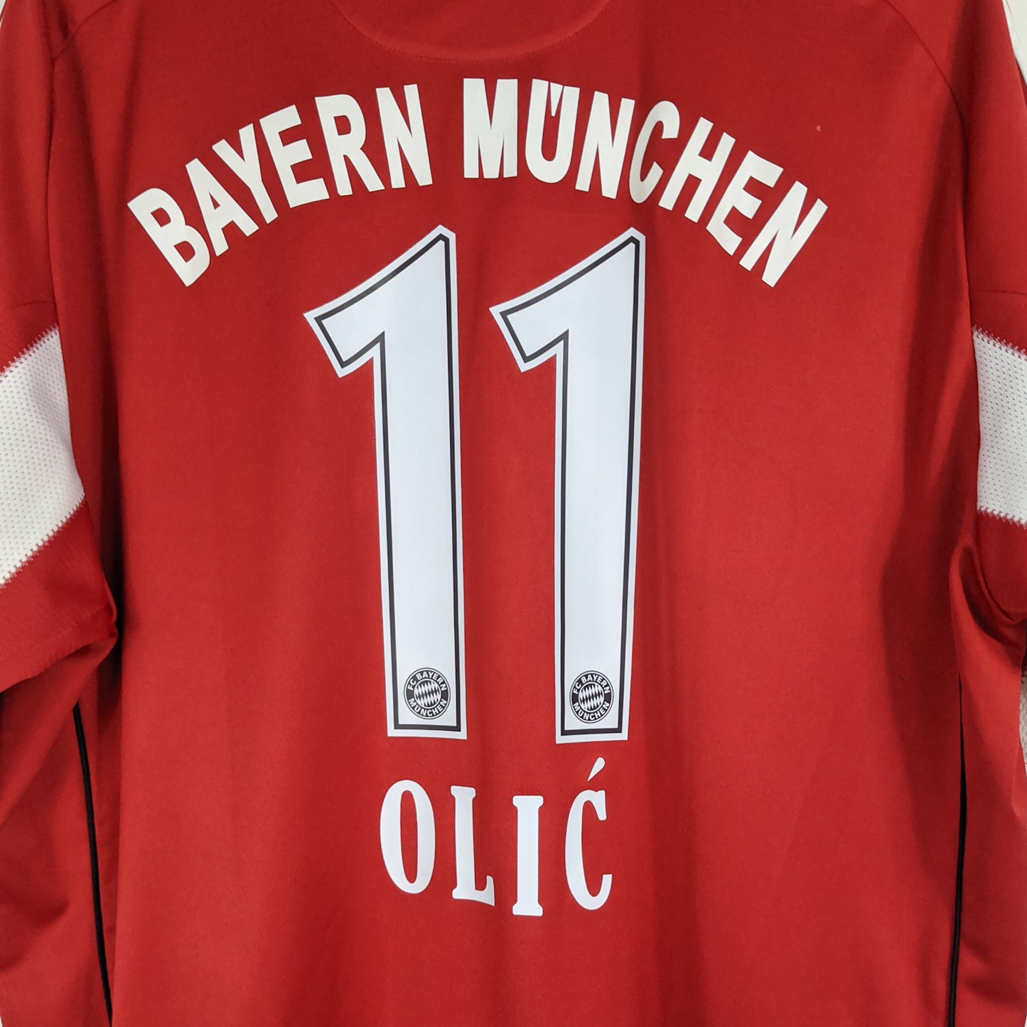 Authentic Bayern Munchen 2010/11 Home - Olic #11 Size XL