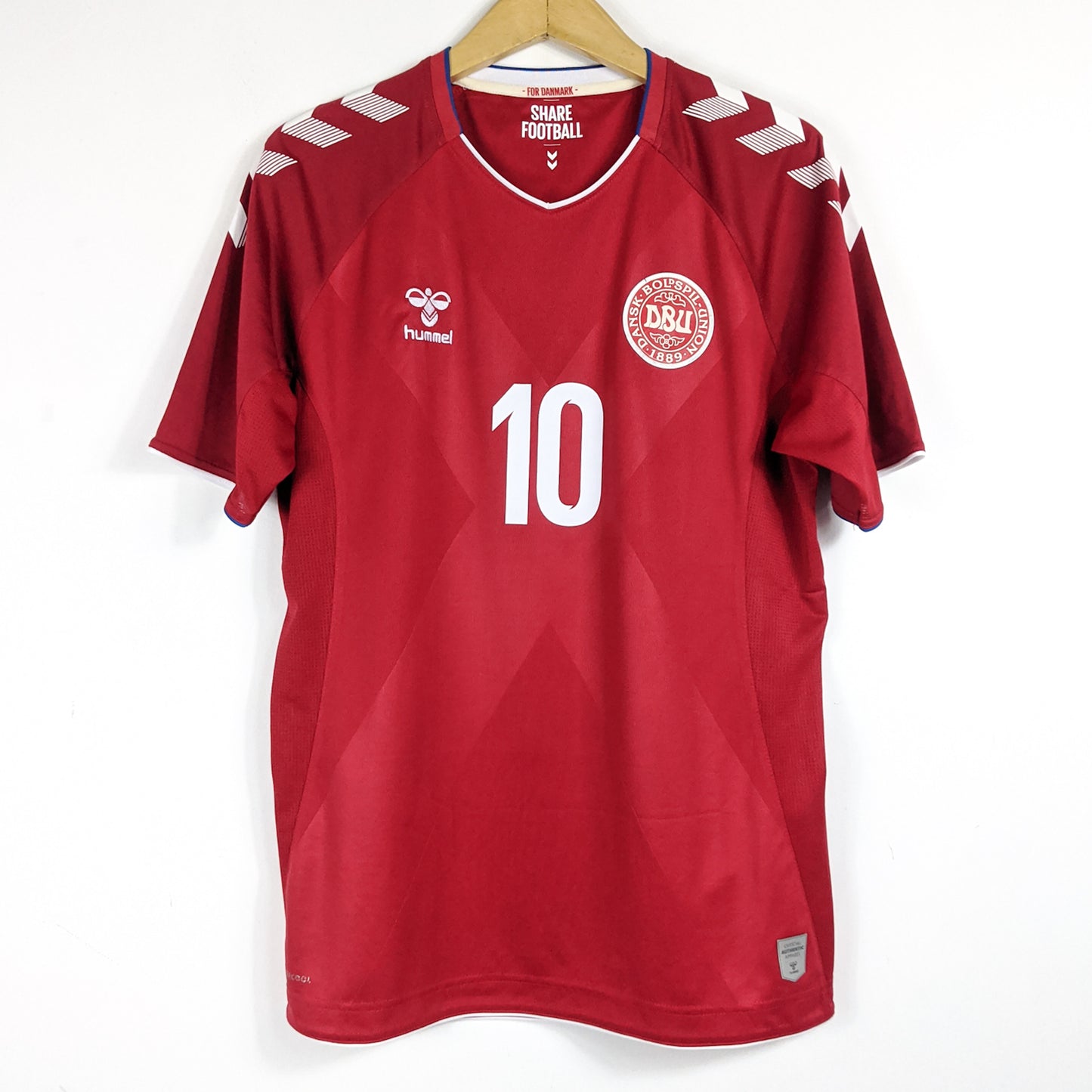 Authentic Denmark 2018/19 Home - Eriksen #10 Size L