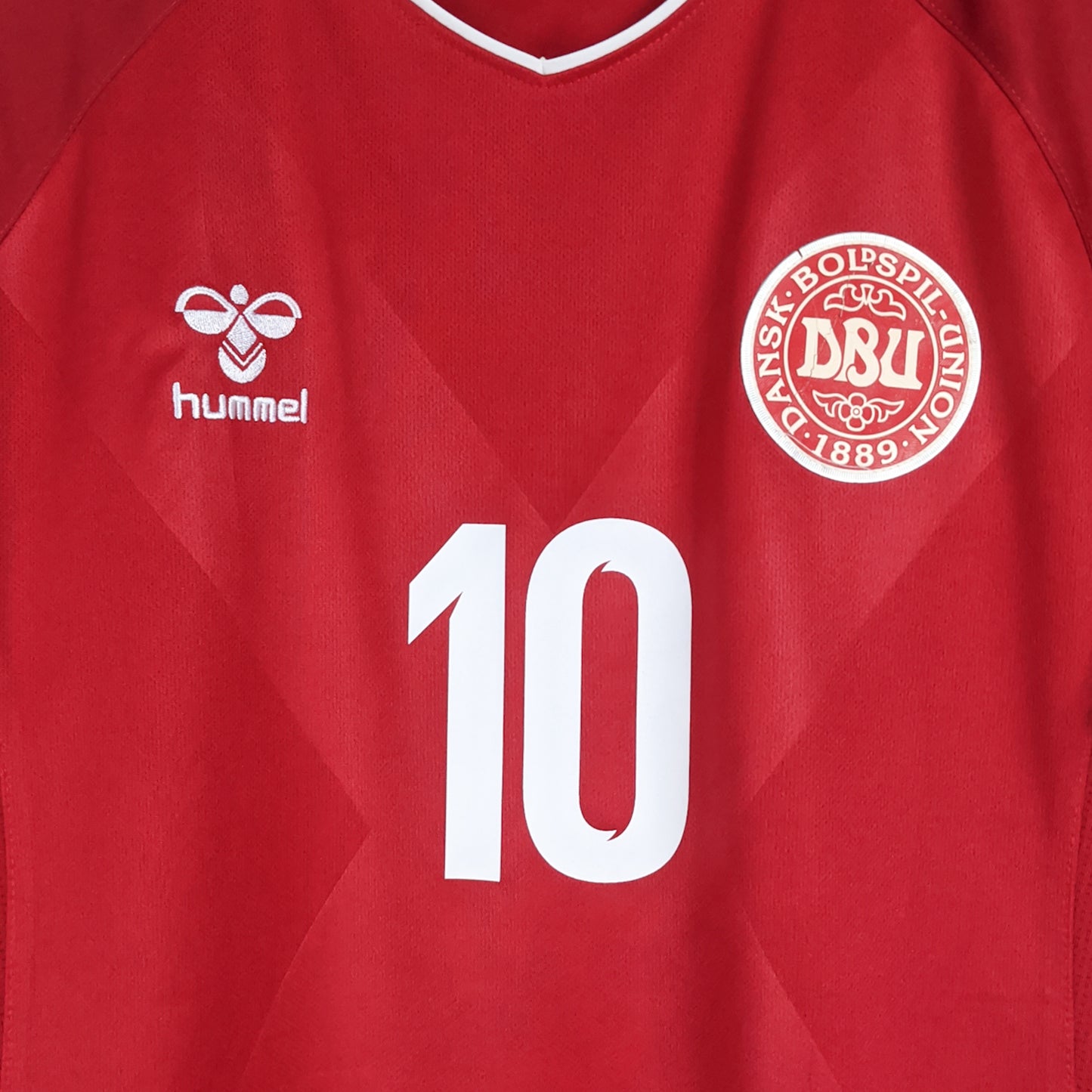 Authentic Denmark 2018/19 Home - Eriksen #10 Size L