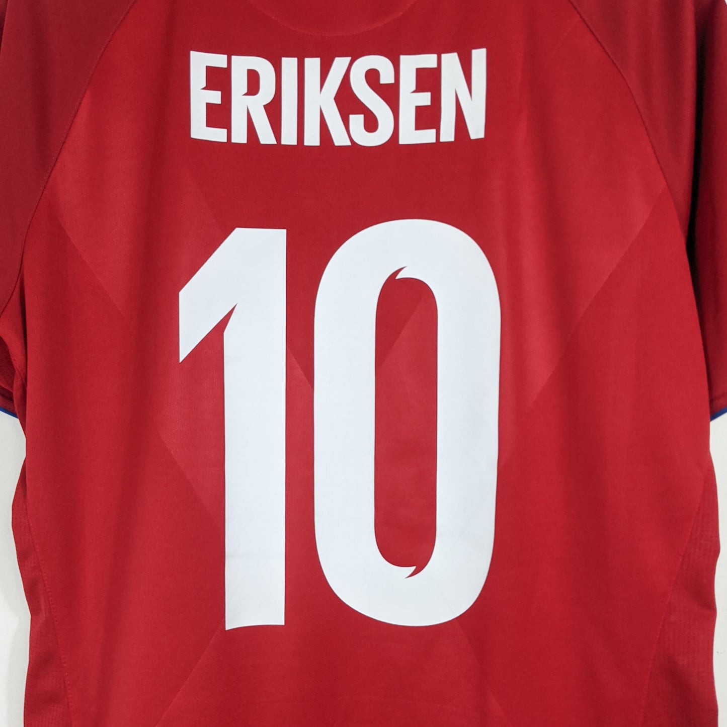 Authentic Denmark 2018/19 Home - Eriksen #10 Size L