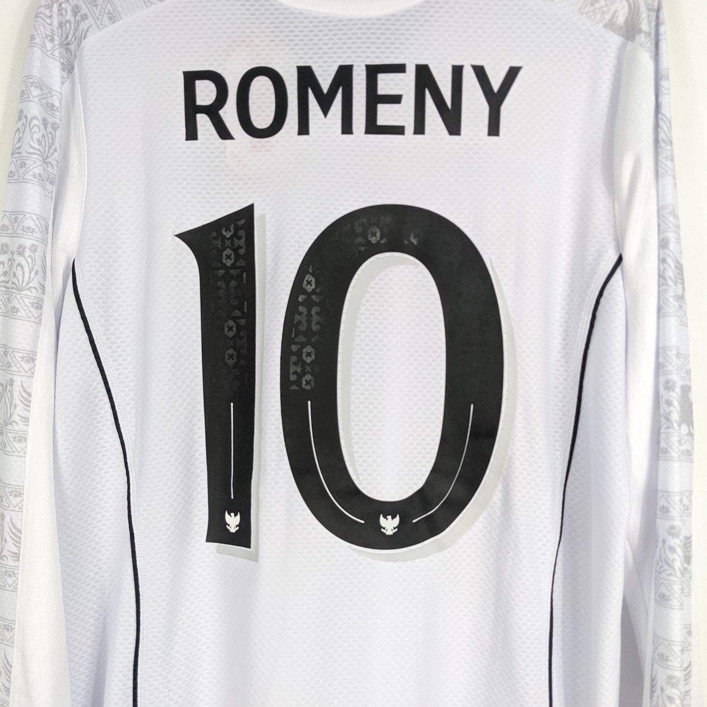 Authentic Indonesia 2025 Away - Ole Romeny #10 Size XL (Bnwt) (Ls)
