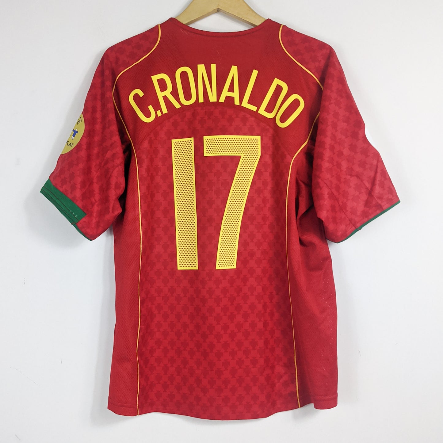 Authentic Portugal 2004/05 Home - C.Ronaldo #17 Size M (Mdt)