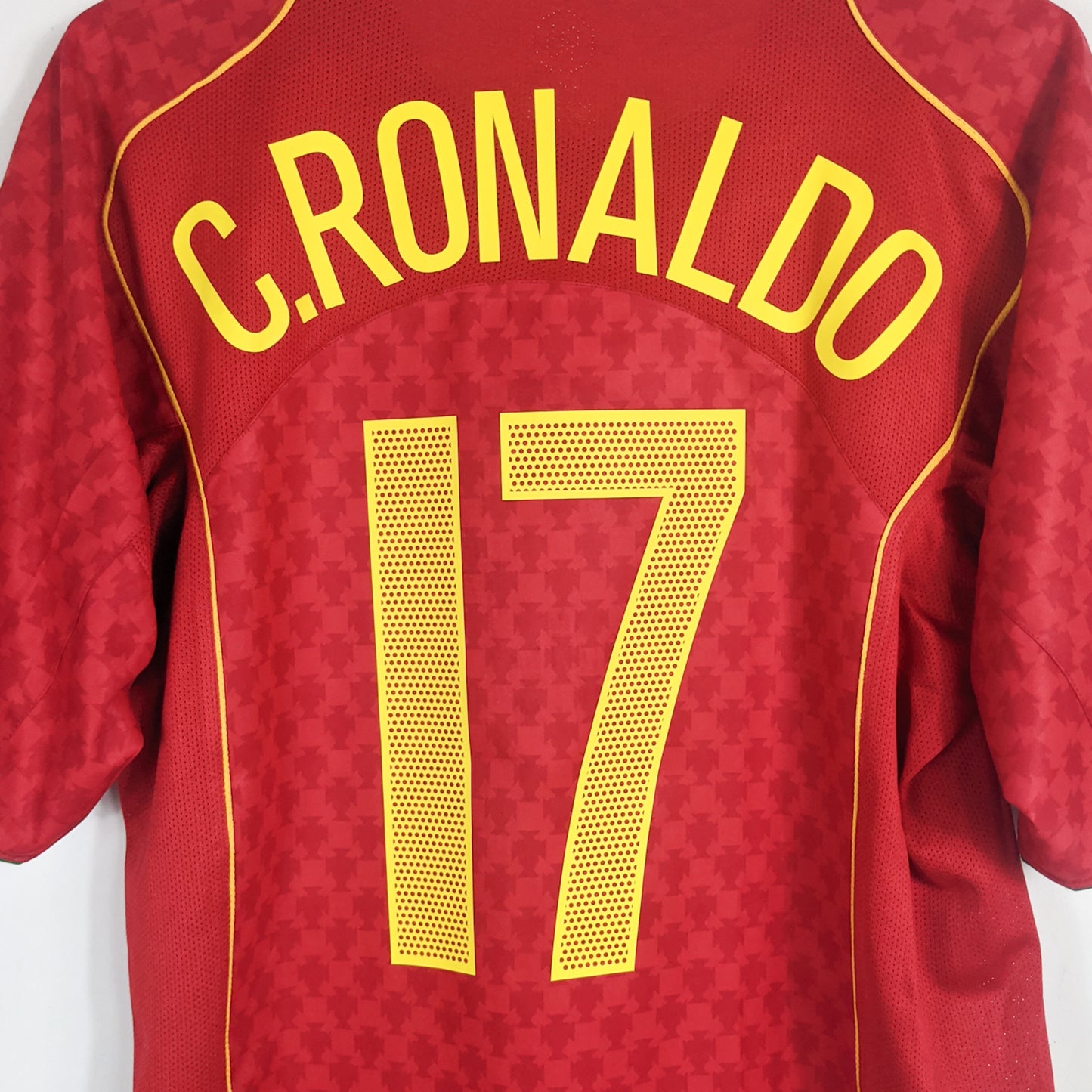 Authentic Portugal 2004/05 Home - C.Ronaldo #17 Size M (Mdt)