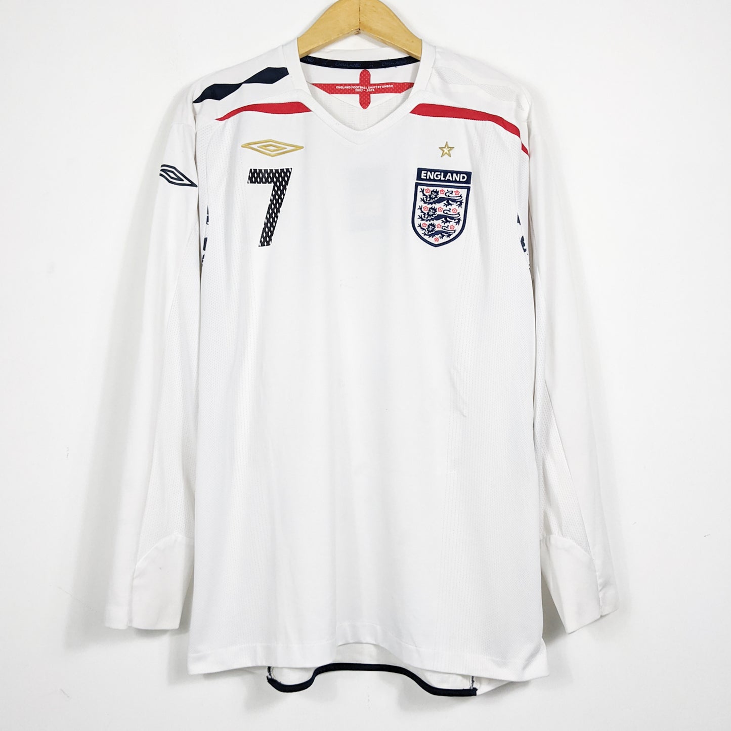 Authentic England 2007/09 Home - Beckham #7 Size L (Ls)