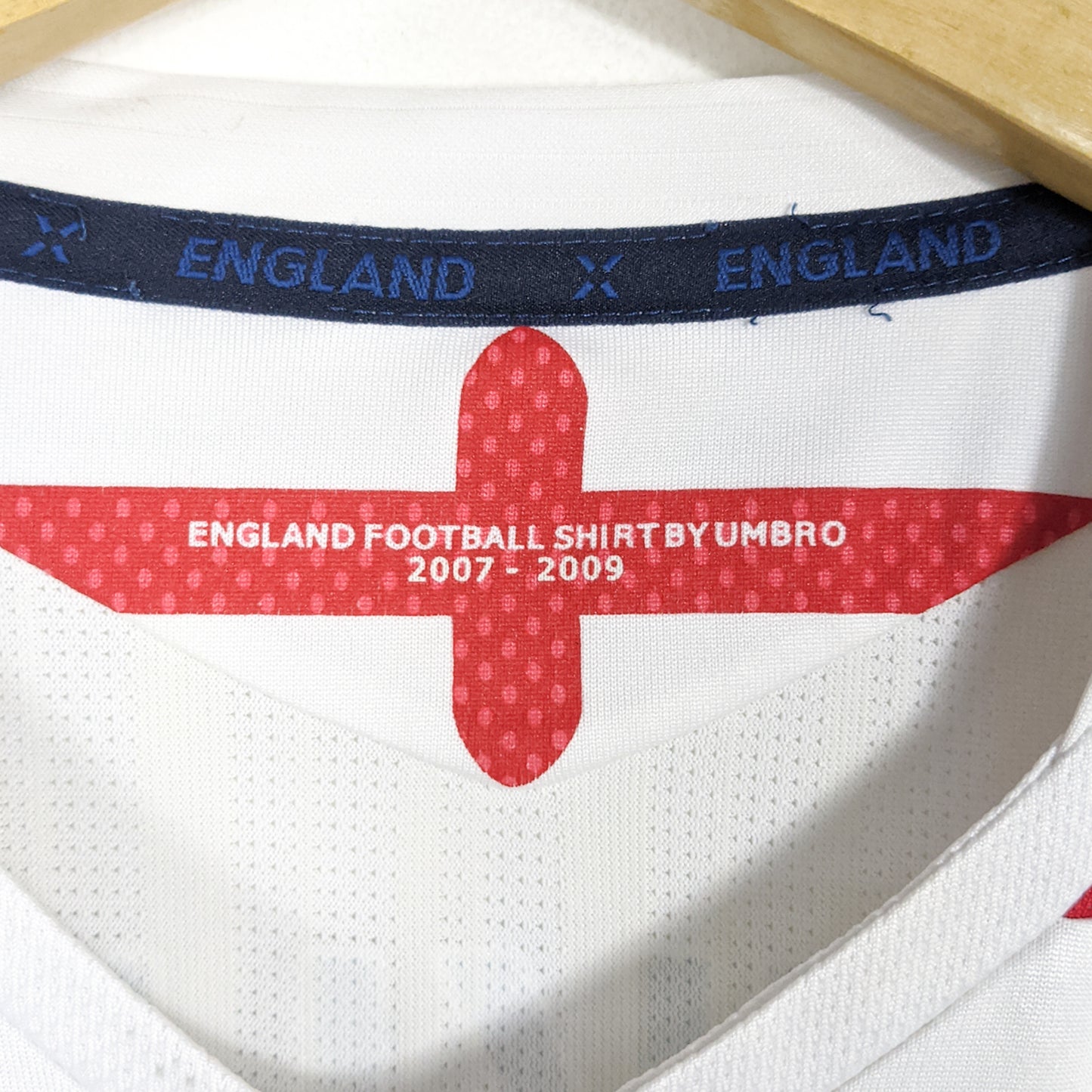 Authentic England 2007/09 Home - Beckham #7 Size L (Ls)