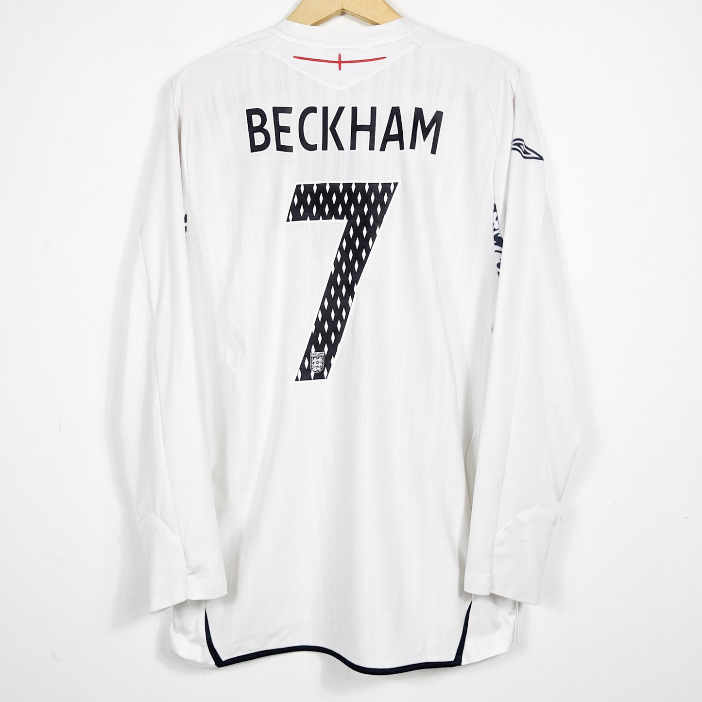 Authentic England 2007/09 Home - Beckham #7 Size L (Ls)