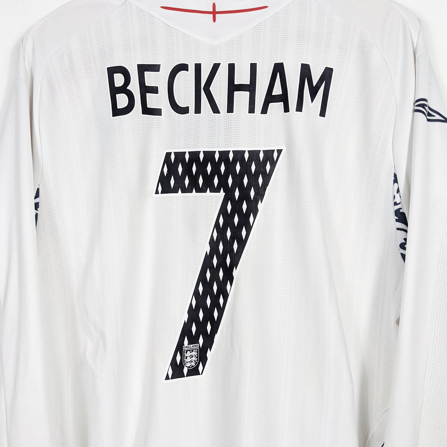 Authentic England 2007/09 Home - Beckham #7 Size L (Ls)