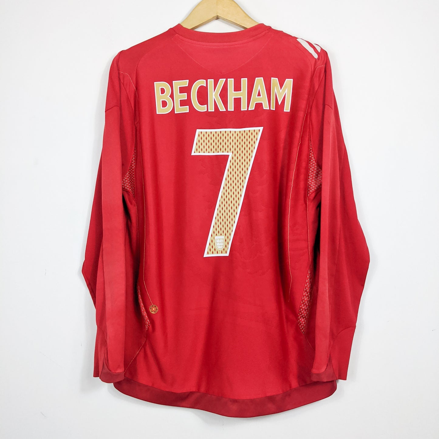 Authentic England 2006/08 Away - Beckham #7 Size L (With short) (Ls)
