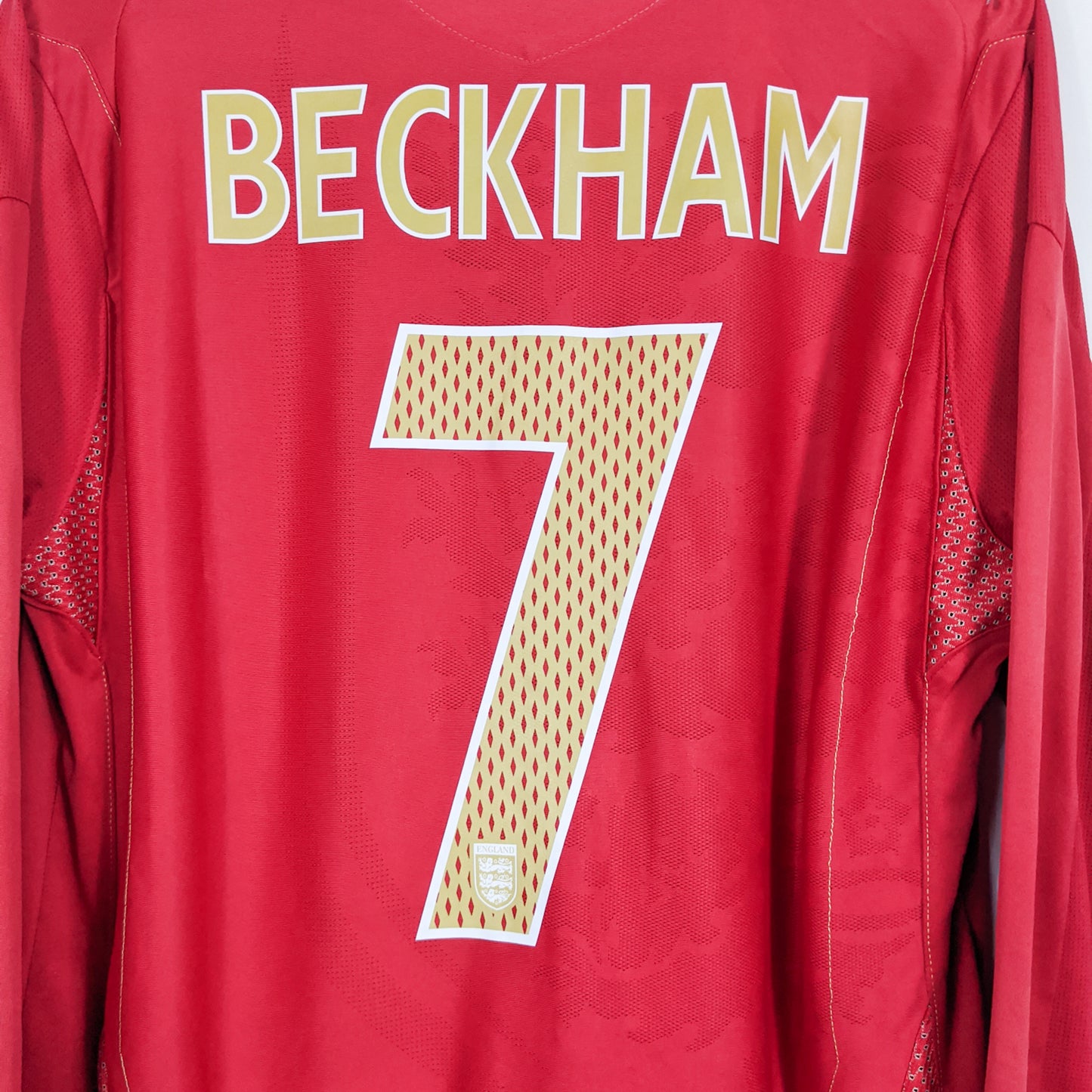 Authentic England 2006/08 Away - Beckham #7 Size L (With short) (Ls)