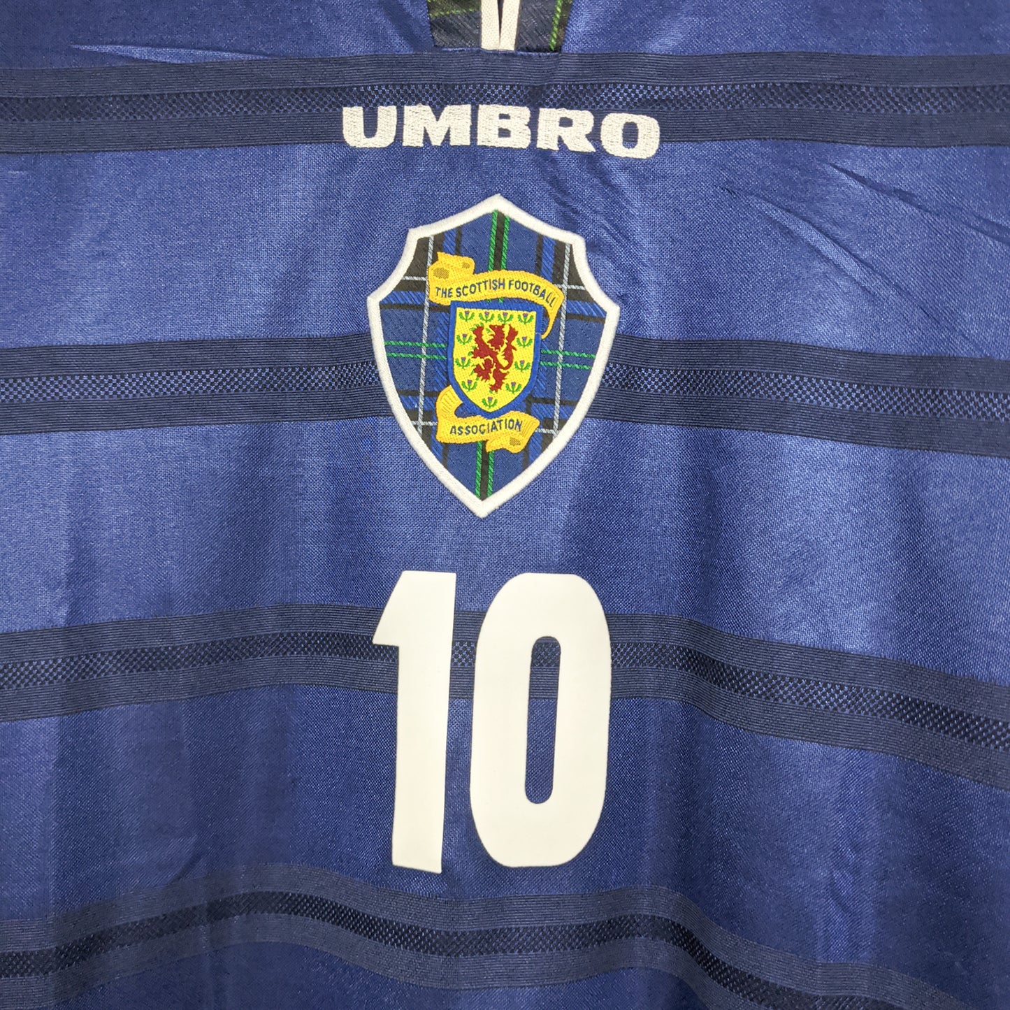 Authentic Scotland 1998/00 Home - McAllister #10 Size L