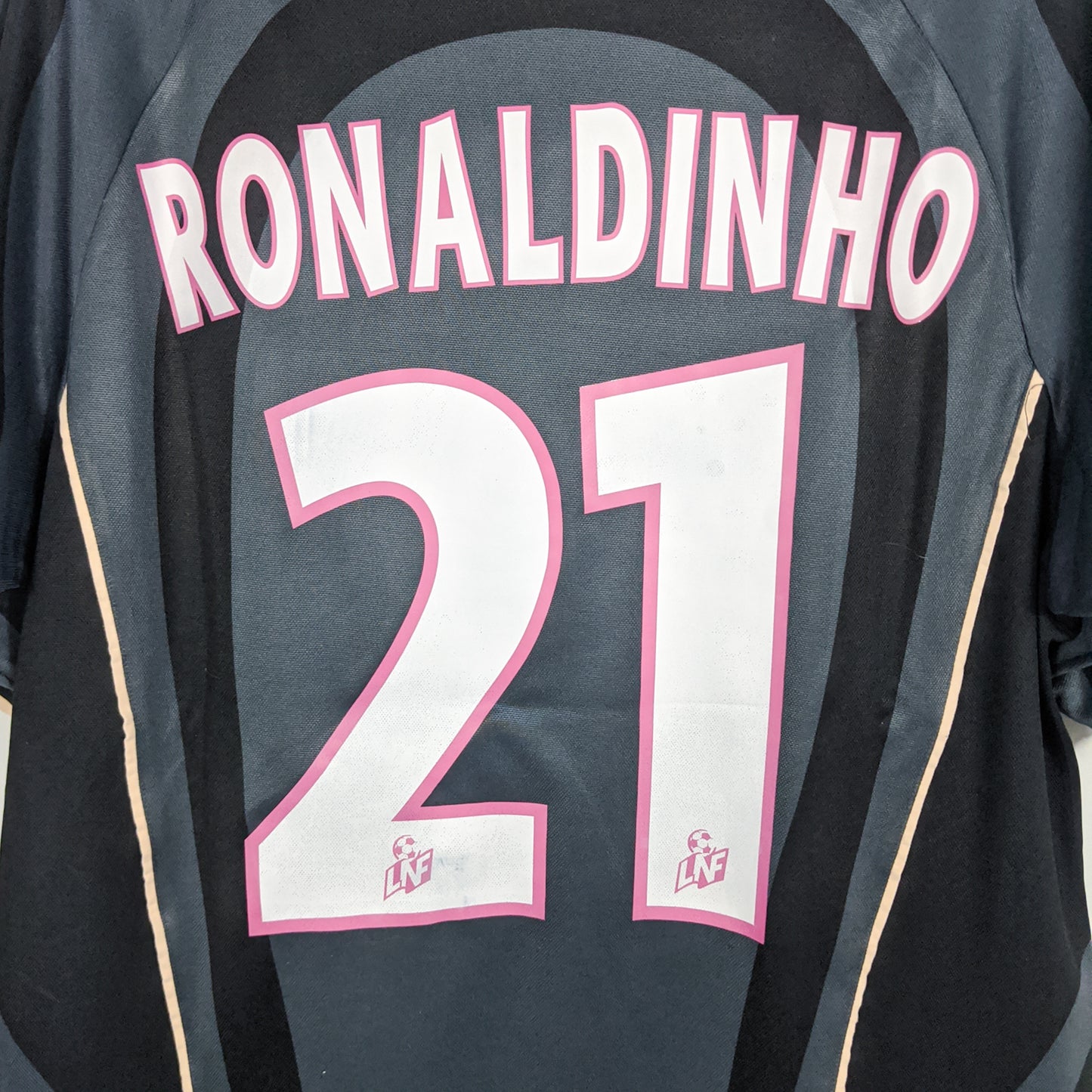 Authentic Paris Saint-Germain 2001/02 Third - Ronaldinho #21 Size L