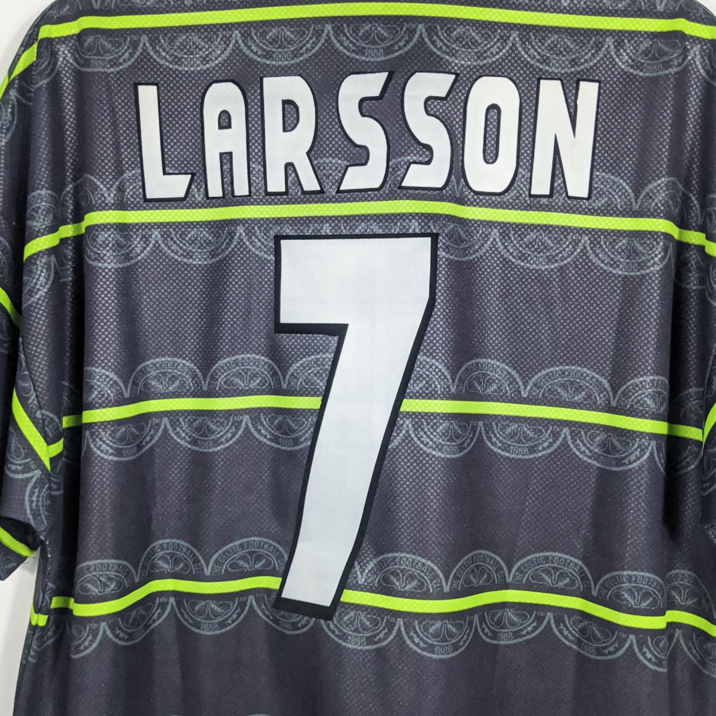 Authentic Celtic 1998/99 Away - Larsson #7 Size XL