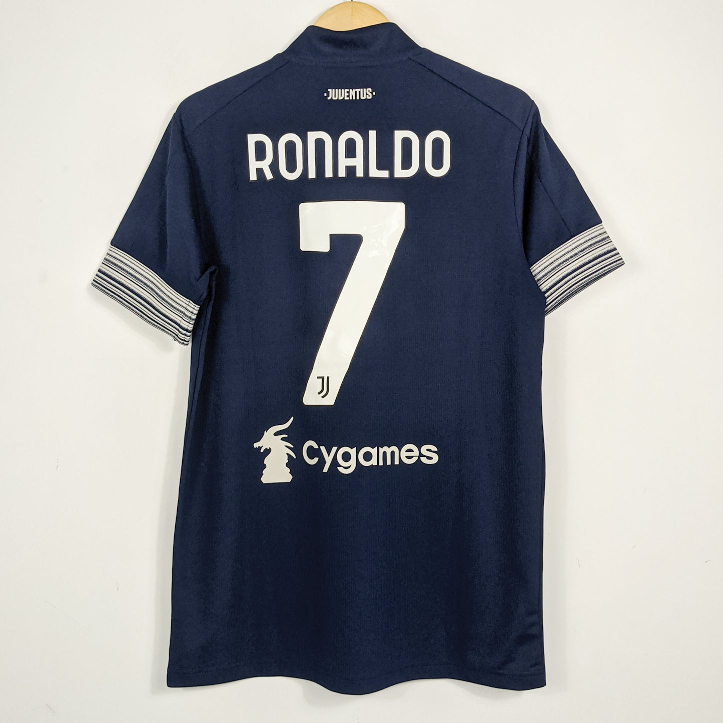 Authentic Juventus 2020/21 Away - Ronaldo #7 Size M