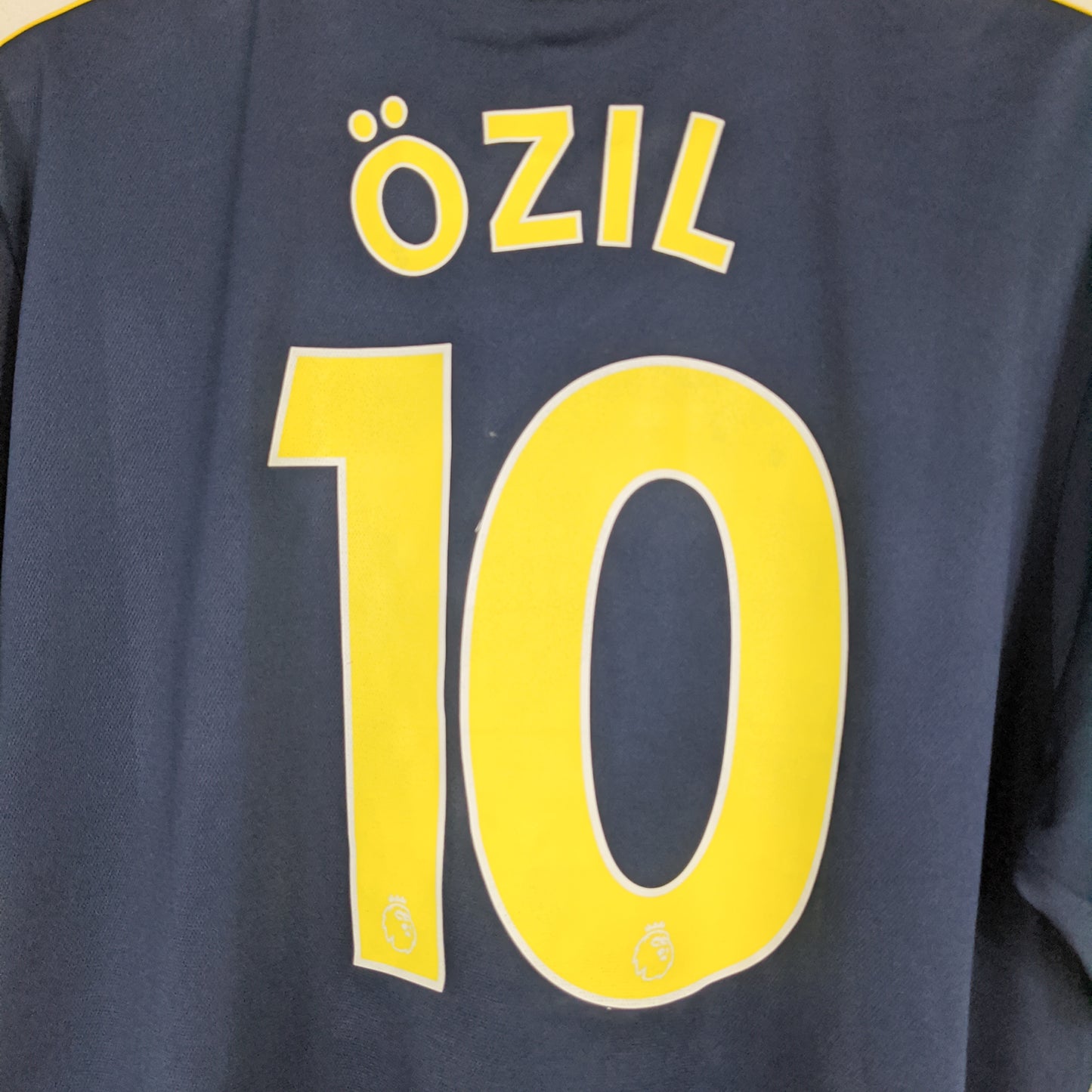 Authentic Arsenal 2019/20 Third - Ozil #10 Size XL