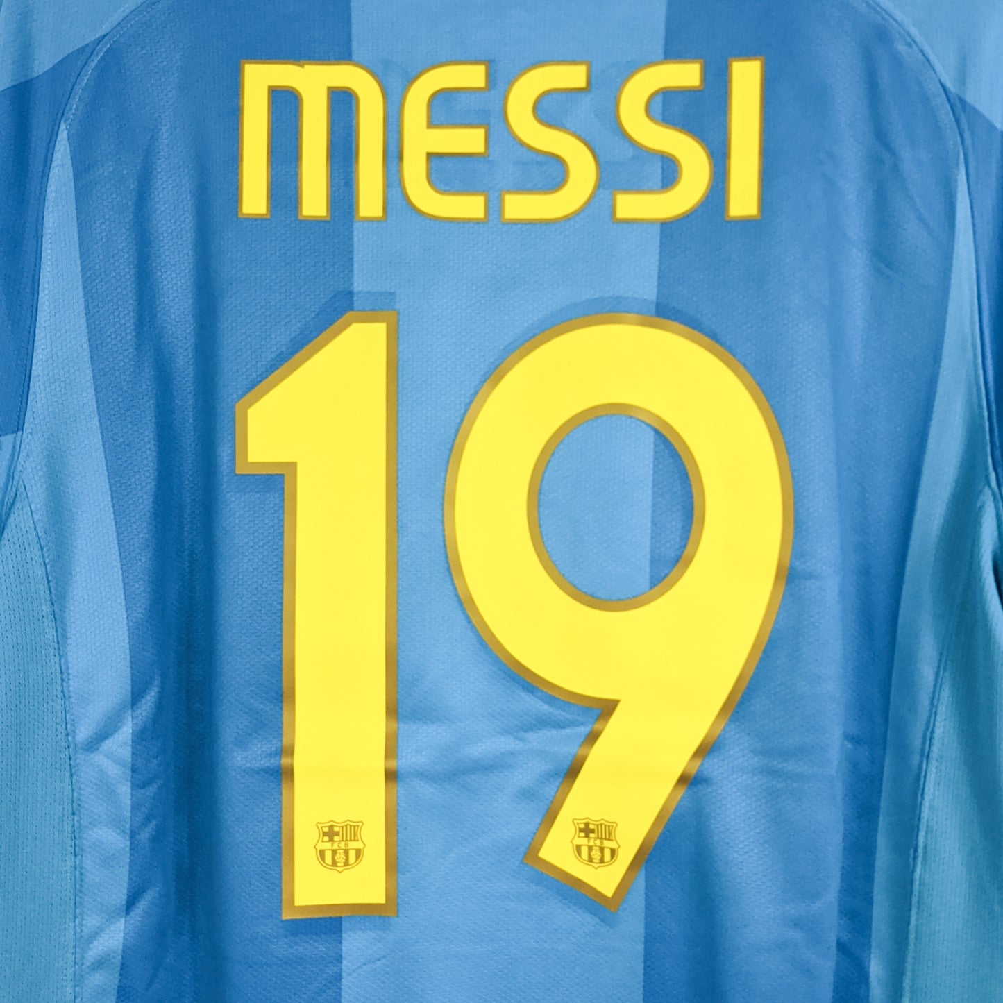 Authentic Barcelona 2007/08 Away - Messi #19 Size M