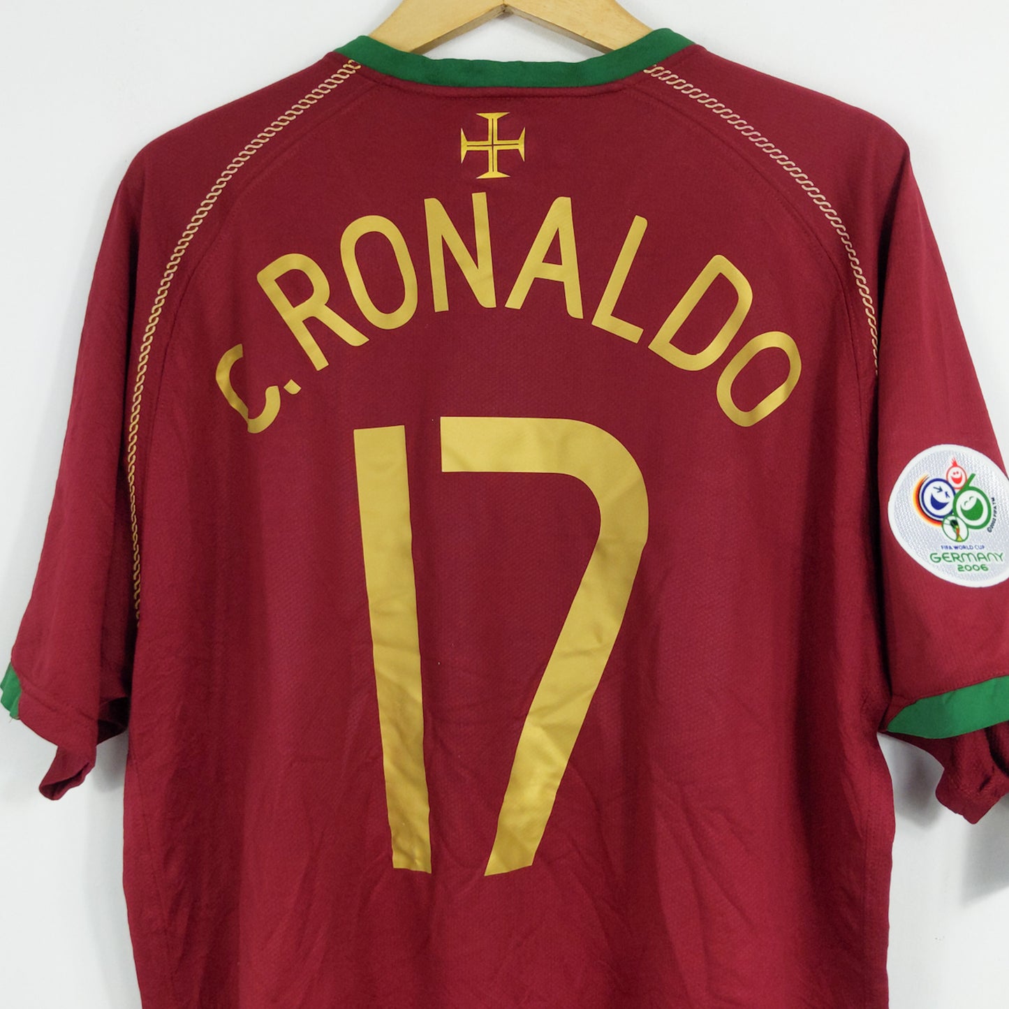 Authentic Portugal 2006/08 Home - Ronaldo #17 Size XL