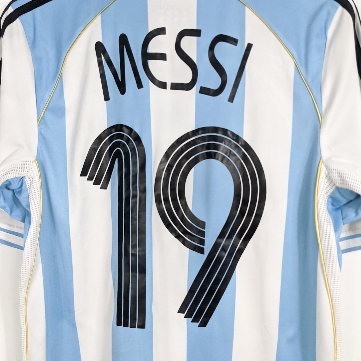 Authentic Argentina 2006/07 Home - Messi #19 Size S