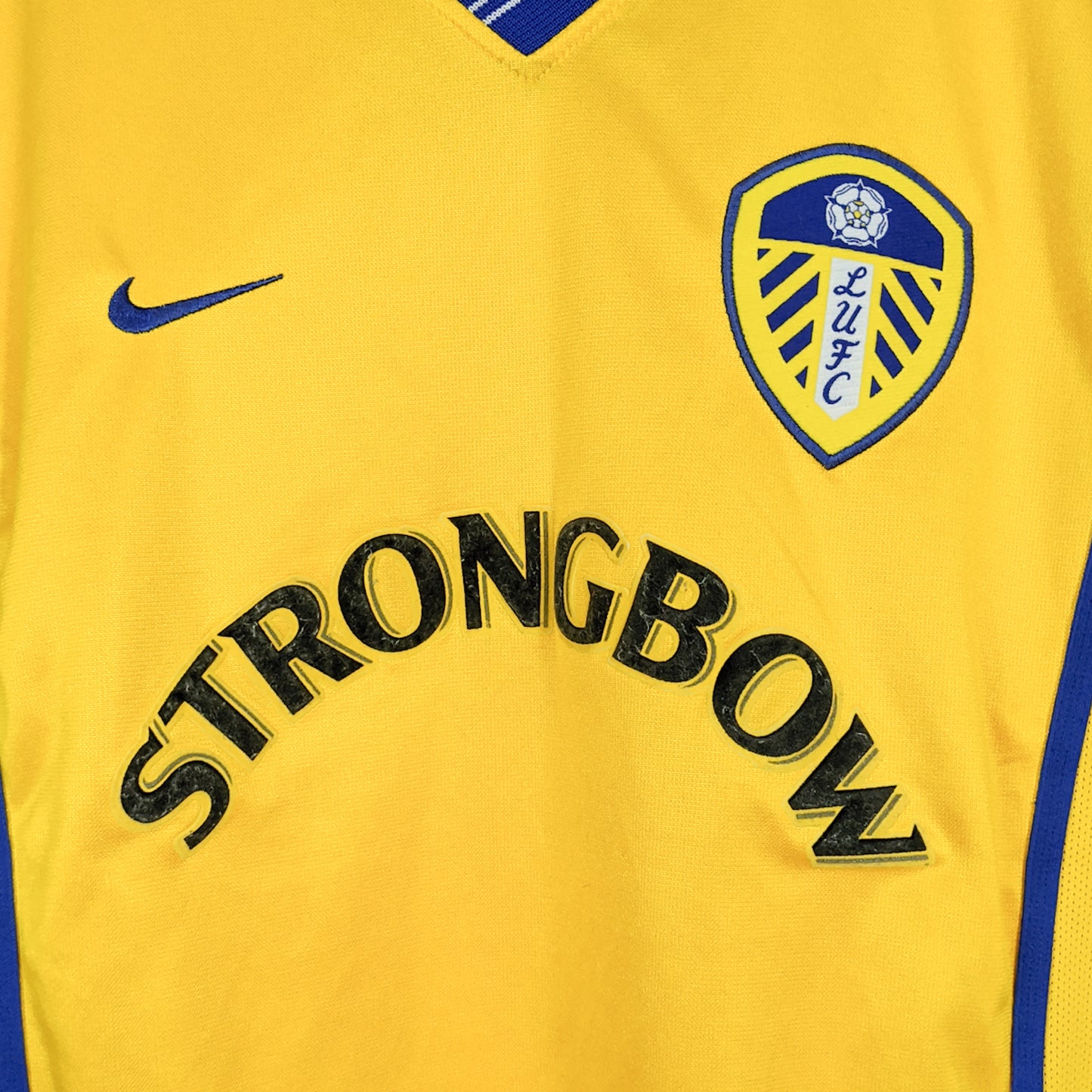Original Leeds United 2000 Away - Viduka #9 Size M (Long Sleeve)