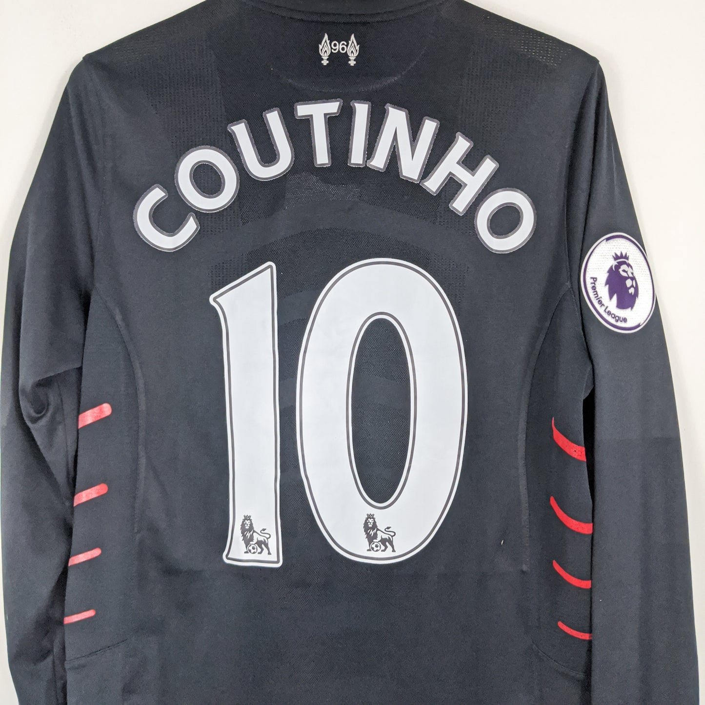 Original Liverpool 2016/17 Away - Coutinho #10 Size M (Long sleeve)
