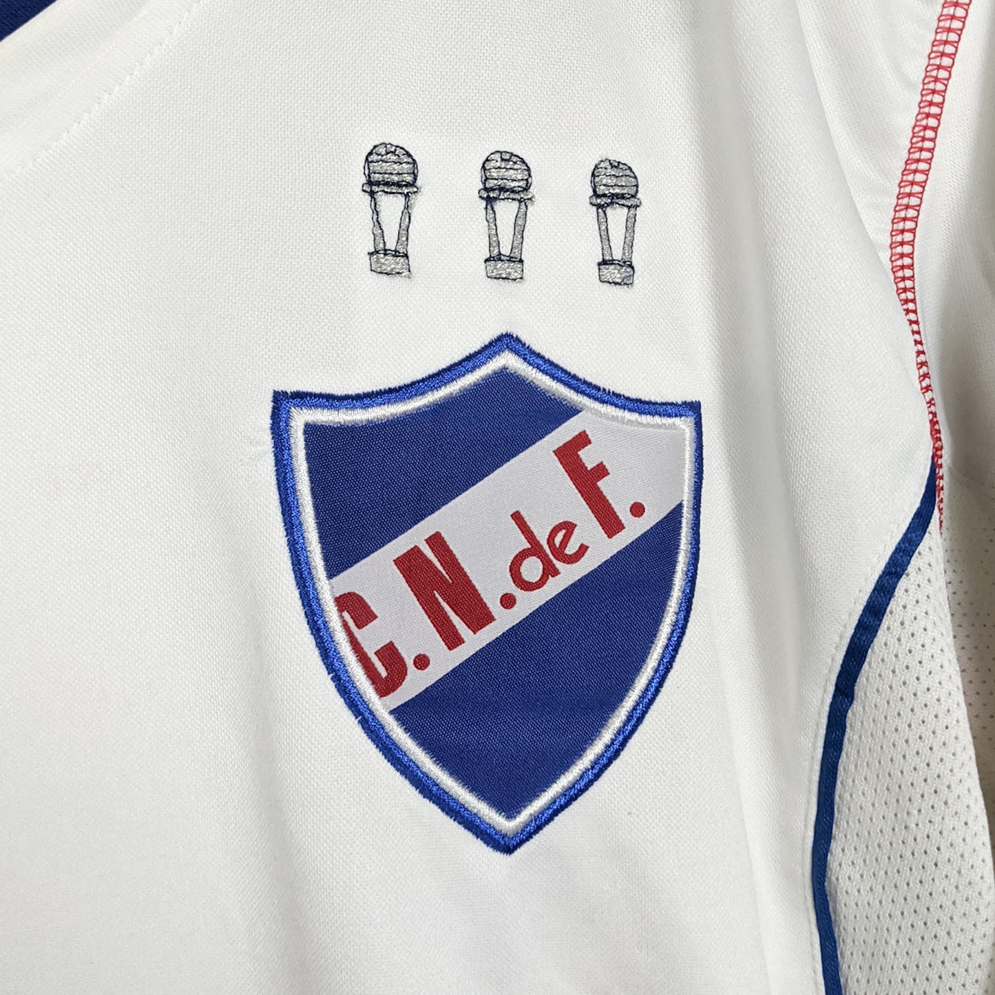 Original Club Nacional de Football 2009 Home - Size S (Long sleeve)