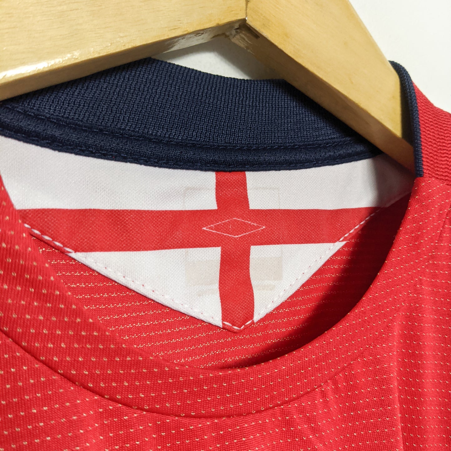 Original England 2004 Away - Beckham #7 Size M (Long sleeve)
