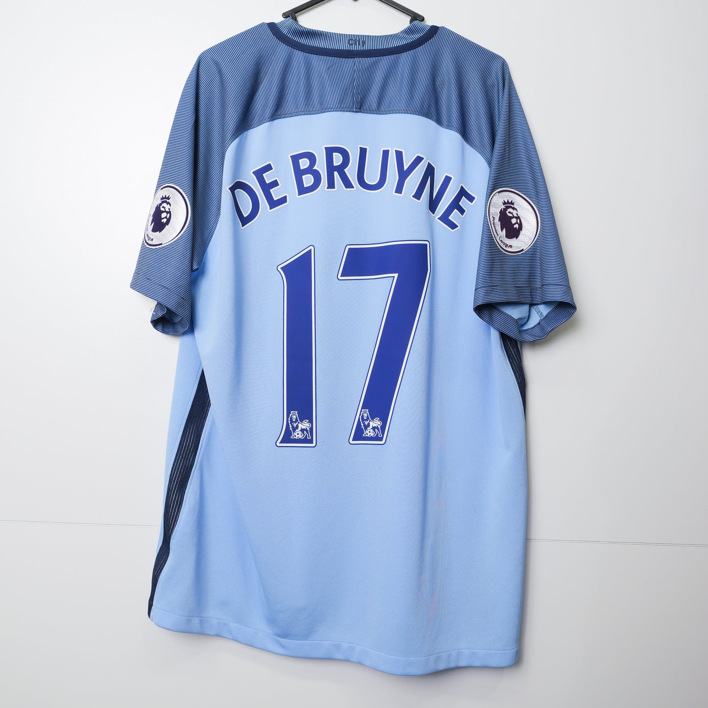 Authentic Manchester City 2018/19 Home - De Bruyne #17 Size L